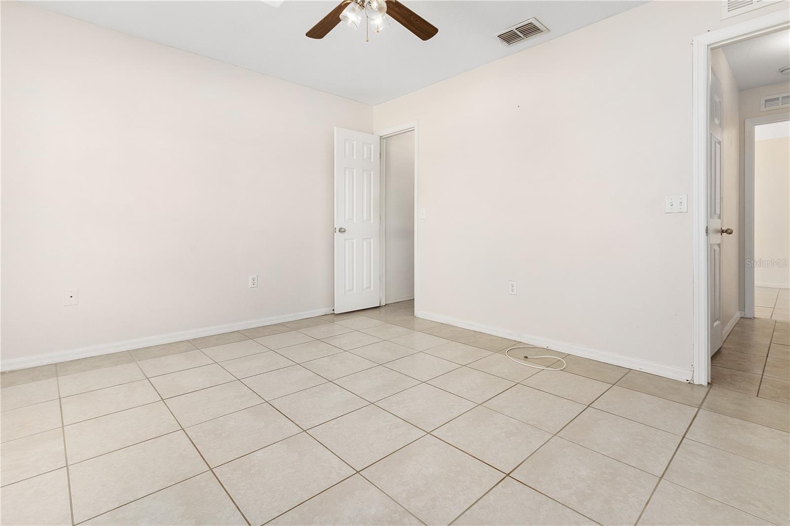 Image 13 of 41 For 416 Hammerstone Avenue