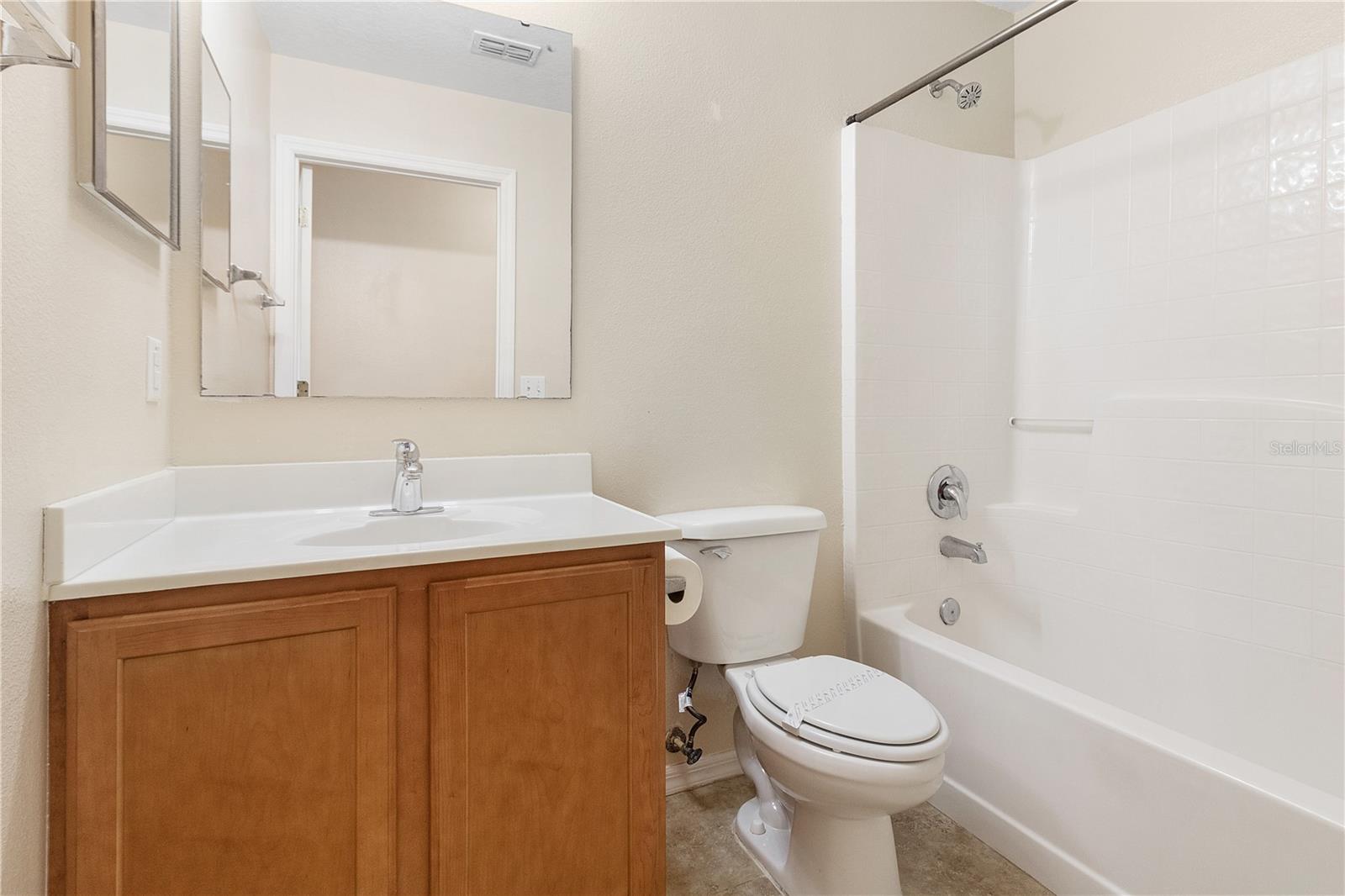 Image 15 of 41 For 416 Hammerstone Avenue