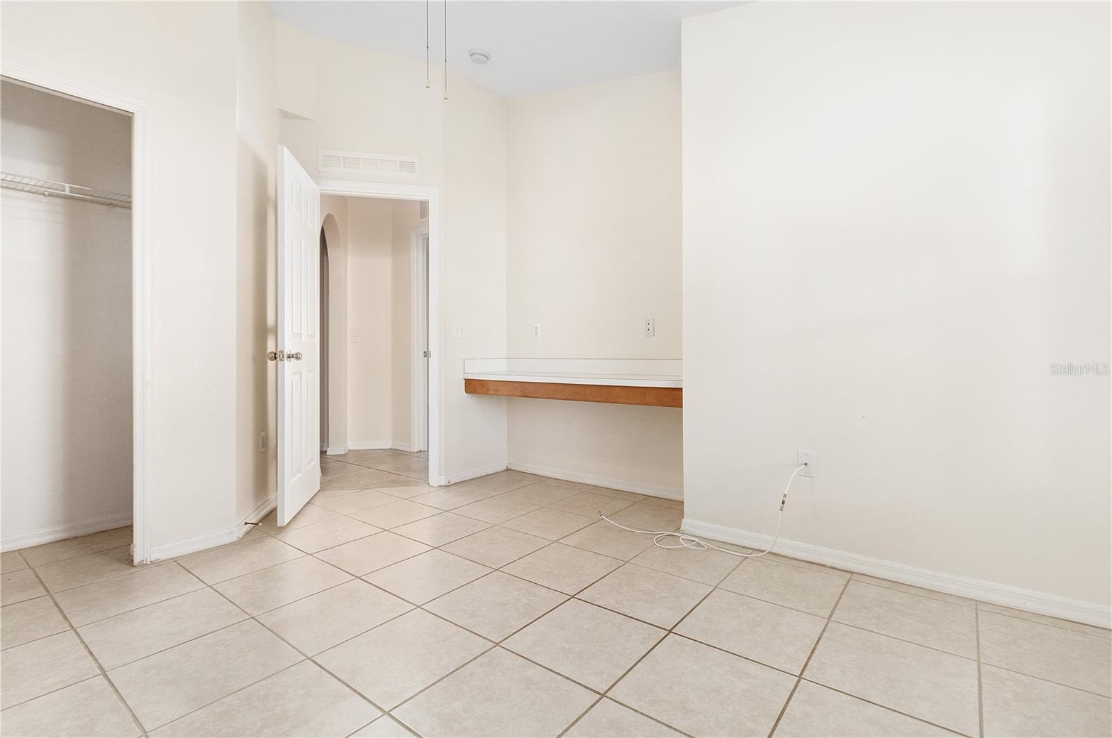 Image 25 of 41 For 416 Hammerstone Avenue