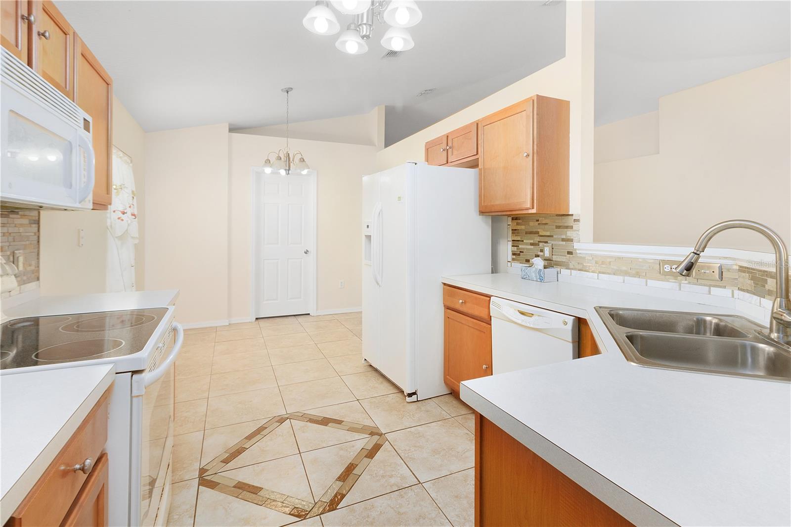 Image 36 of 41 For 416 Hammerstone Avenue