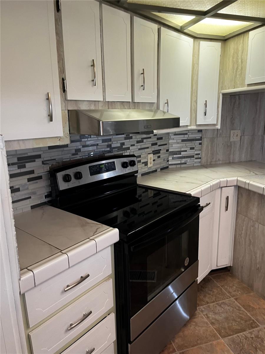 Image 33 of 40 For 7 Mountain Laurel Drive