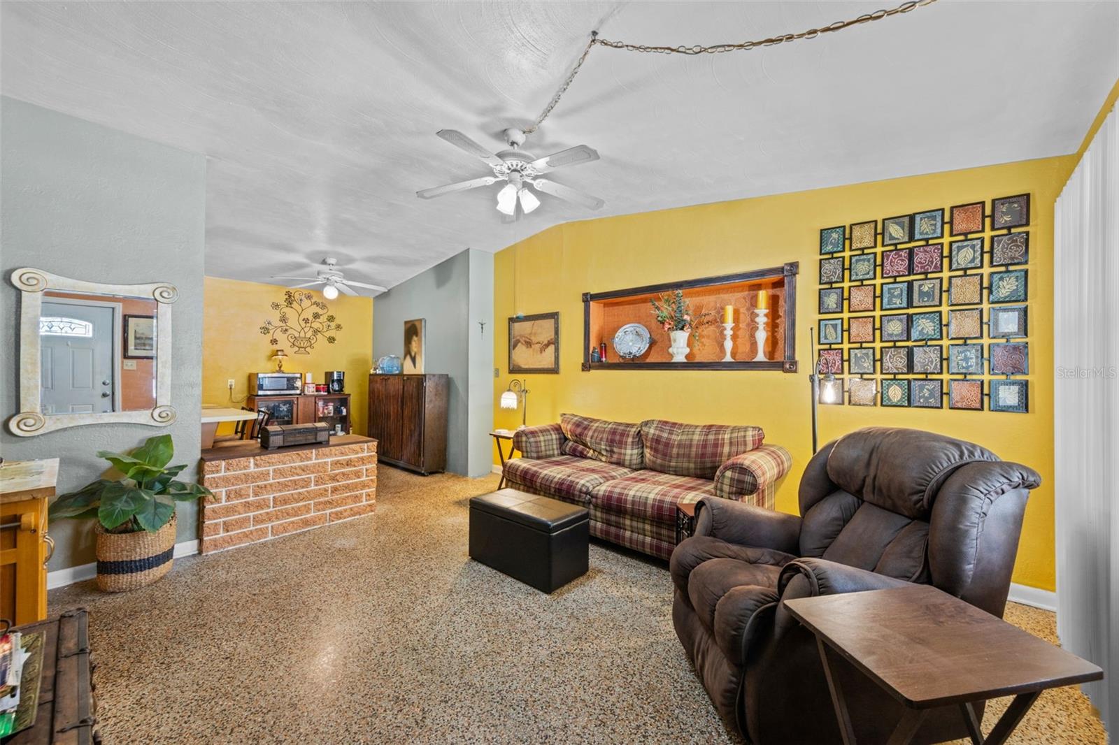 Image 6 of 25 For 7627 Daetwyler Drive