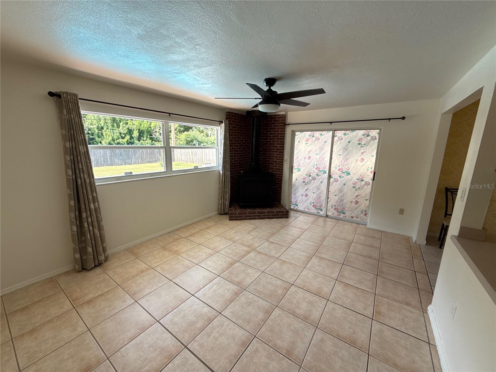 Image 11 of 36 For 10929 Fernando Street