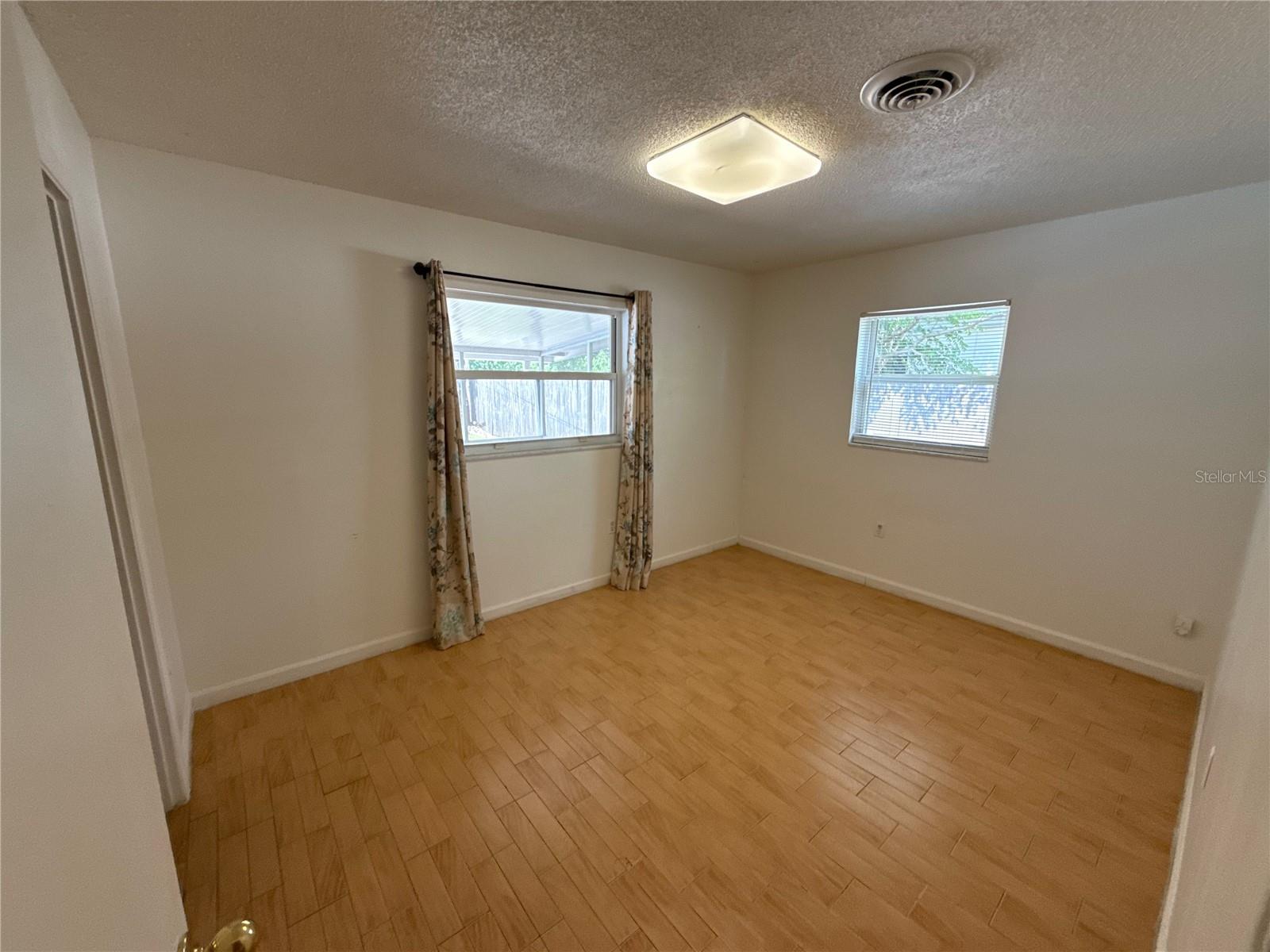 Image 17 of 36 For 10929 Fernando Street