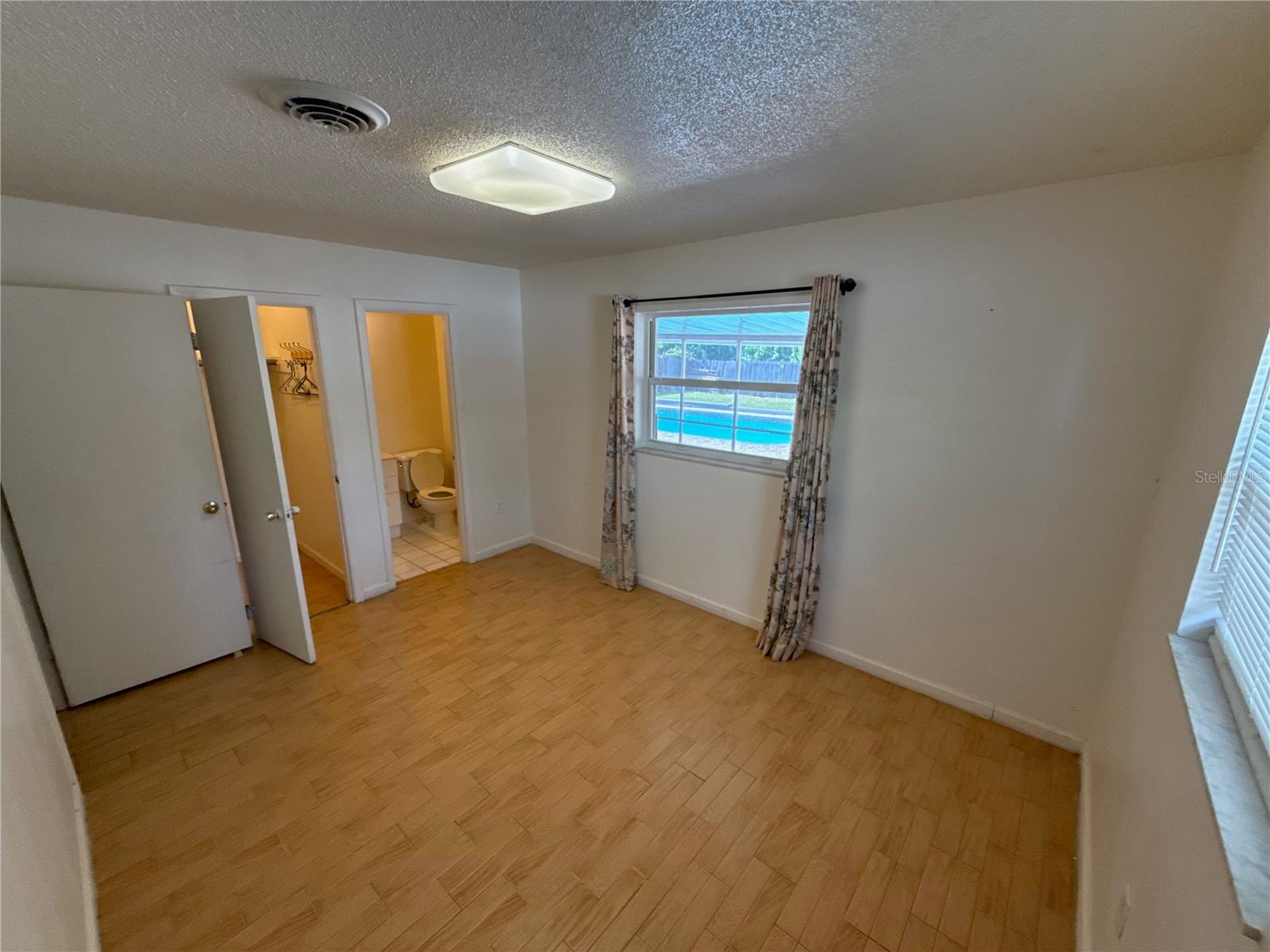 Image 18 of 36 For 10929 Fernando Street