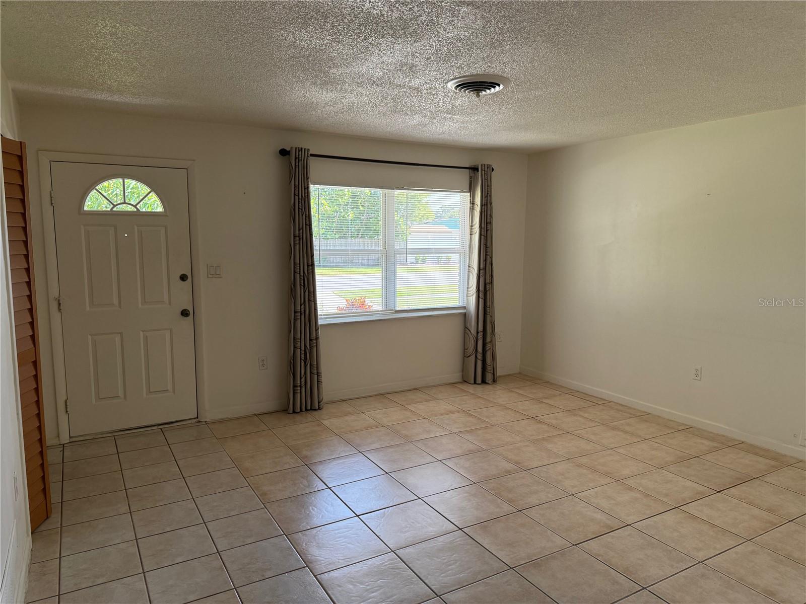 Image 4 of 36 For 10929 Fernando Street