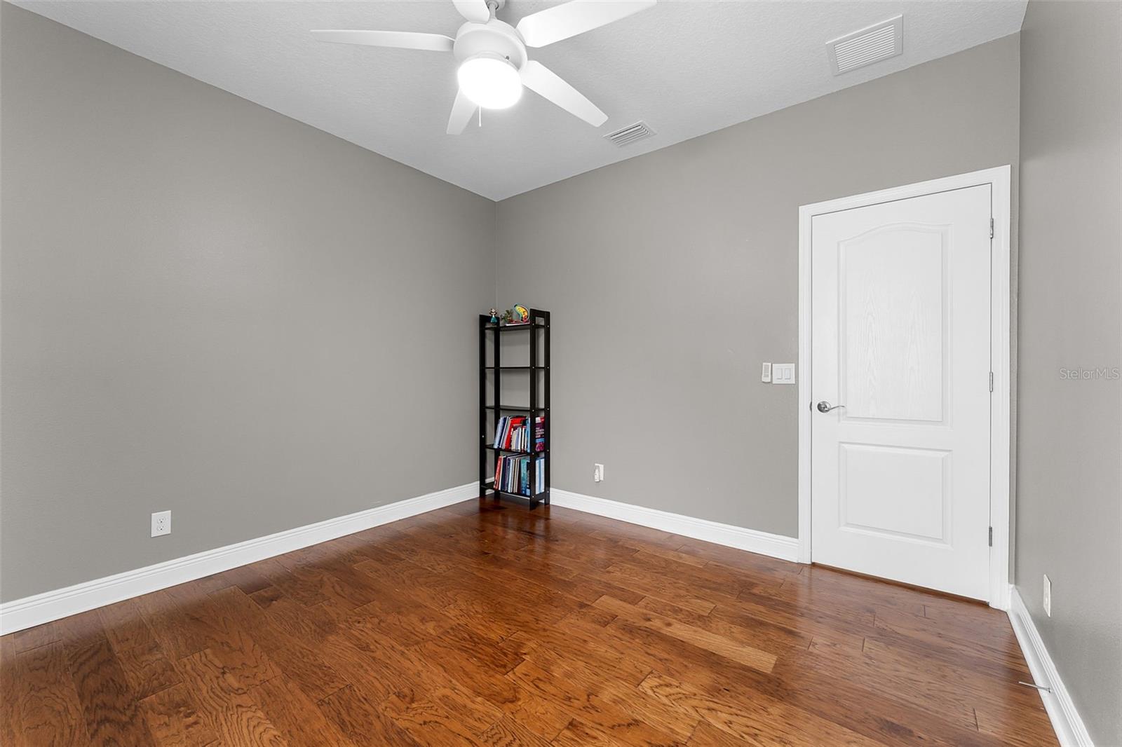 Image 28 of 55 For 13892 Walcott Avenue