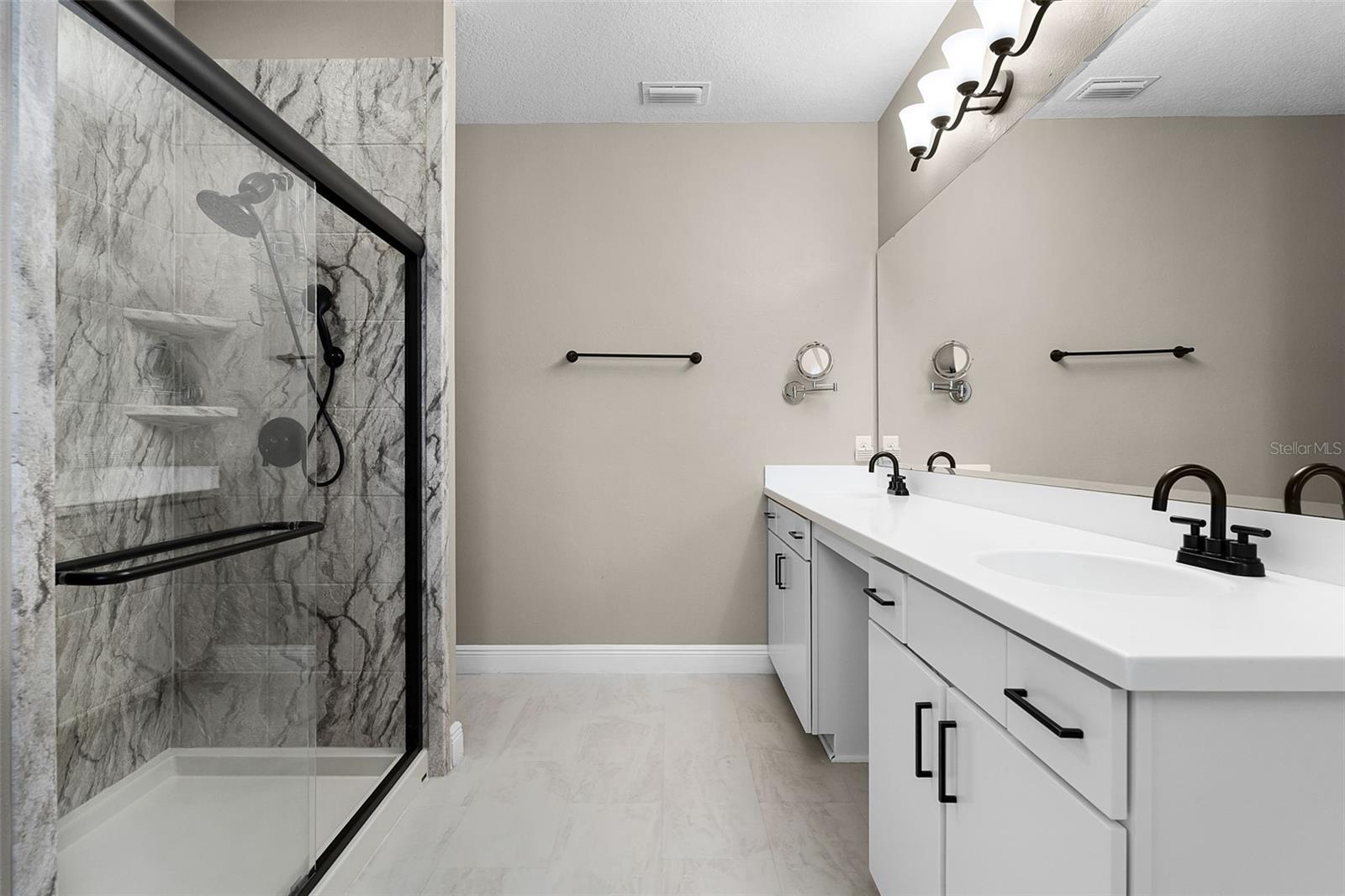 Image 33 of 55 For 13892 Walcott Avenue