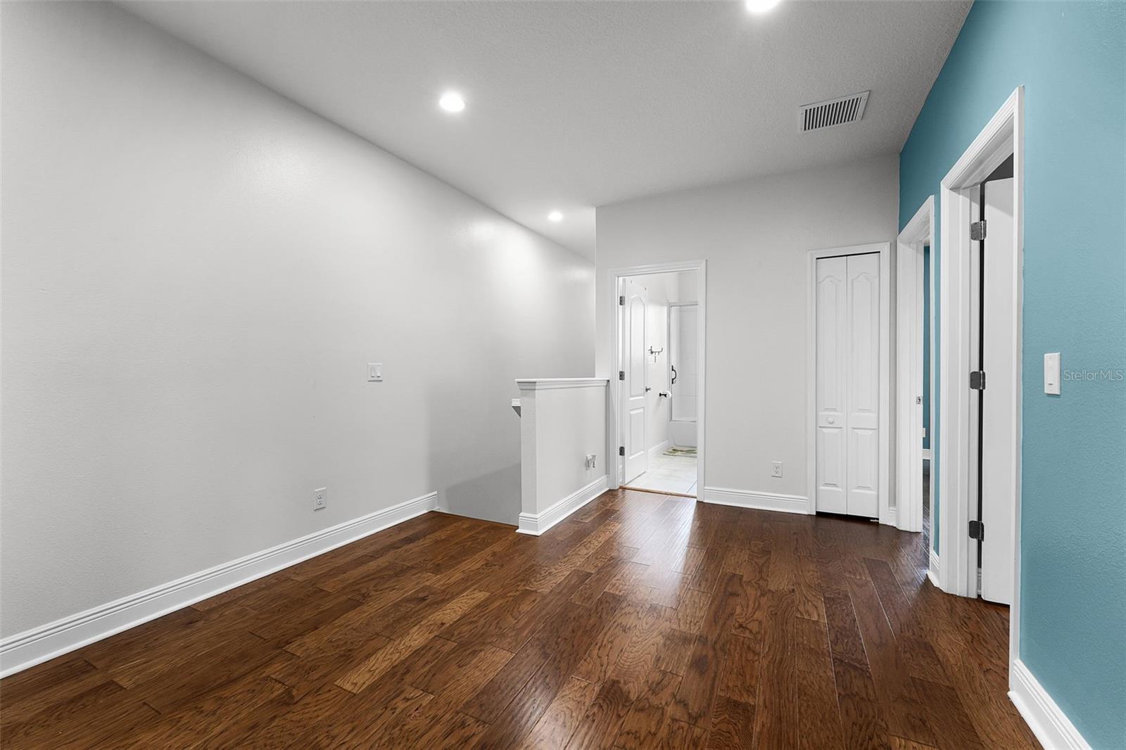Image 35 of 55 For 13892 Walcott Avenue