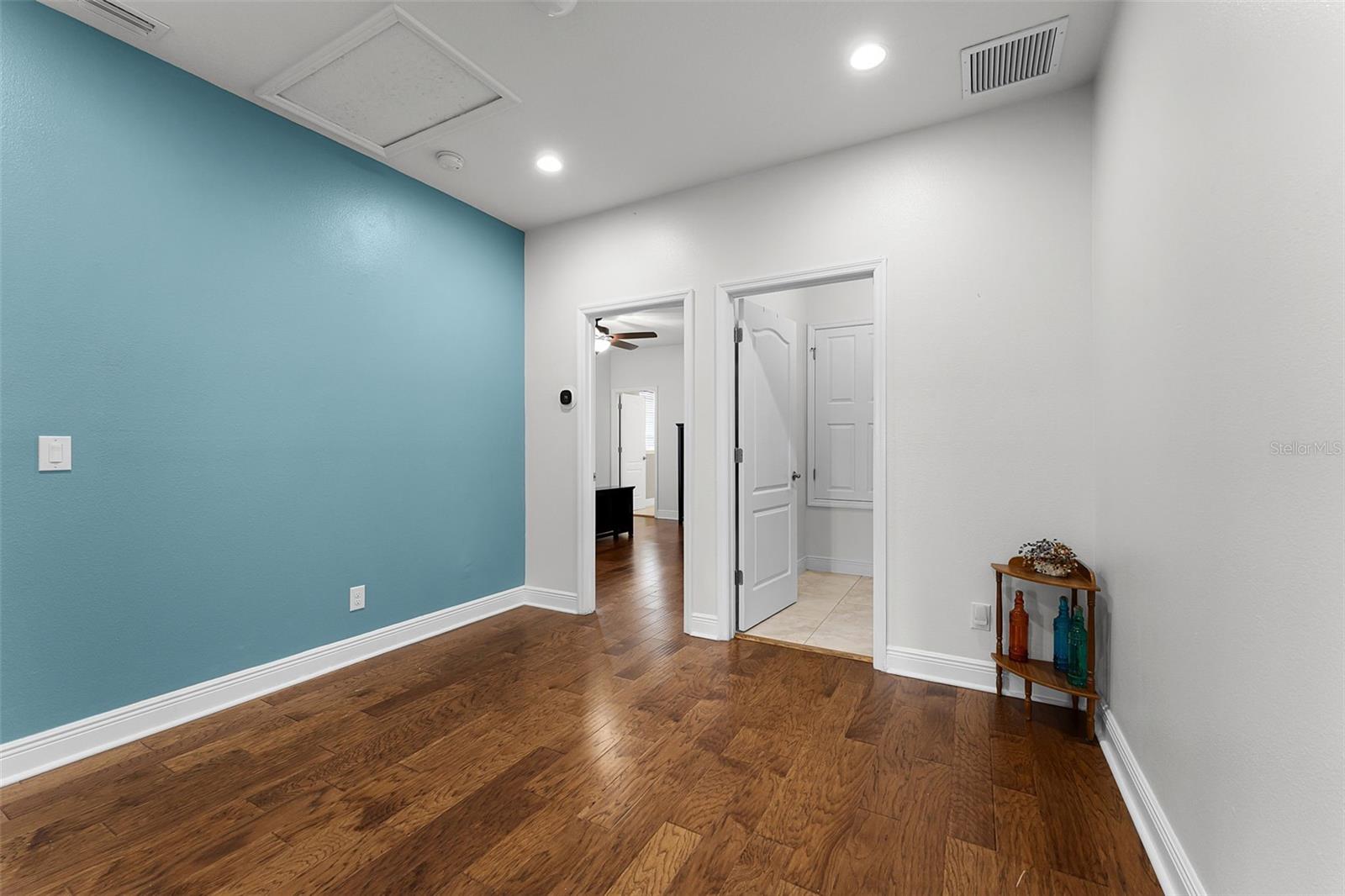 Image 36 of 55 For 13892 Walcott Avenue