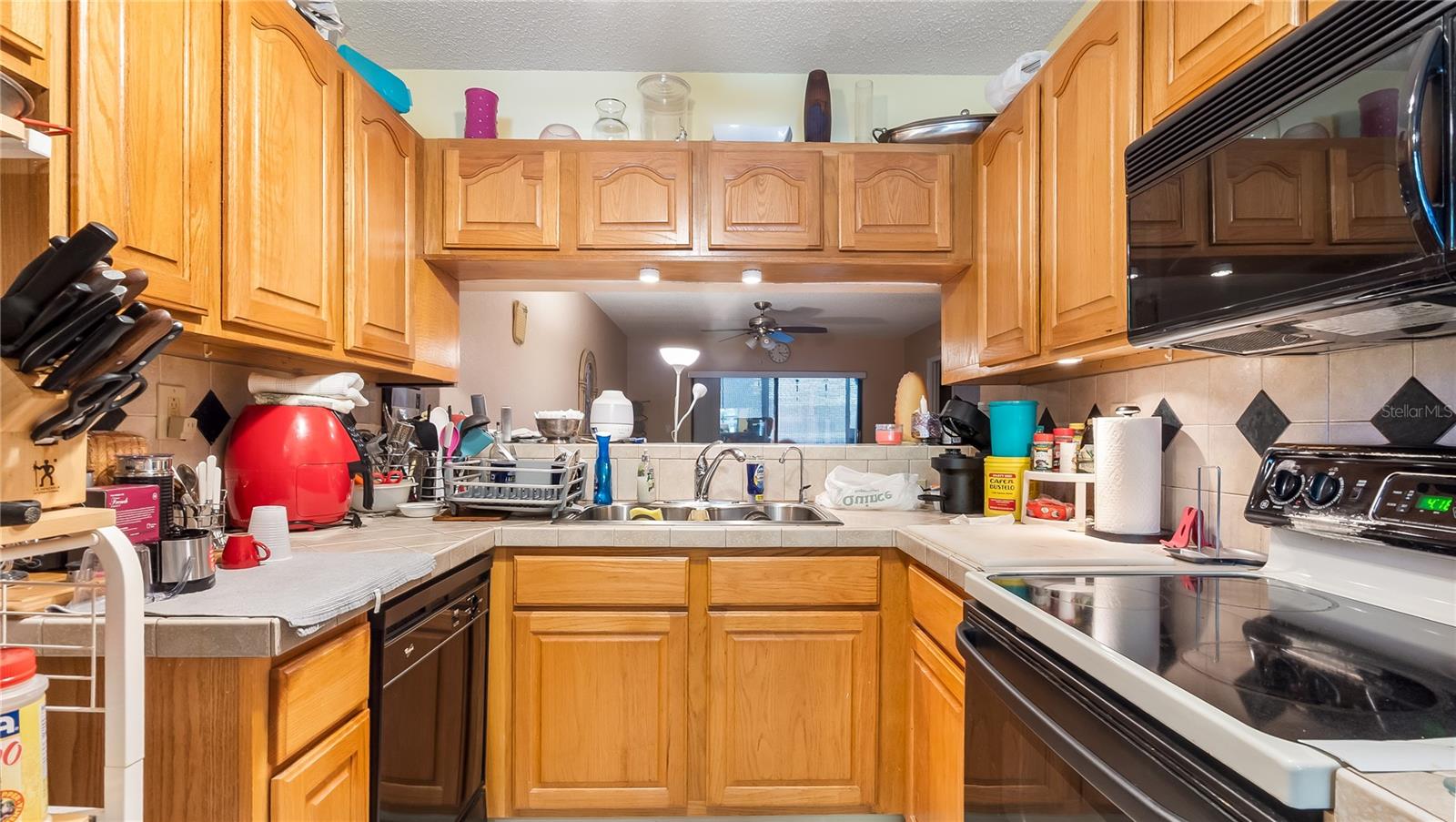 Image 11 of 26 For 9563 Mcnab Road 206