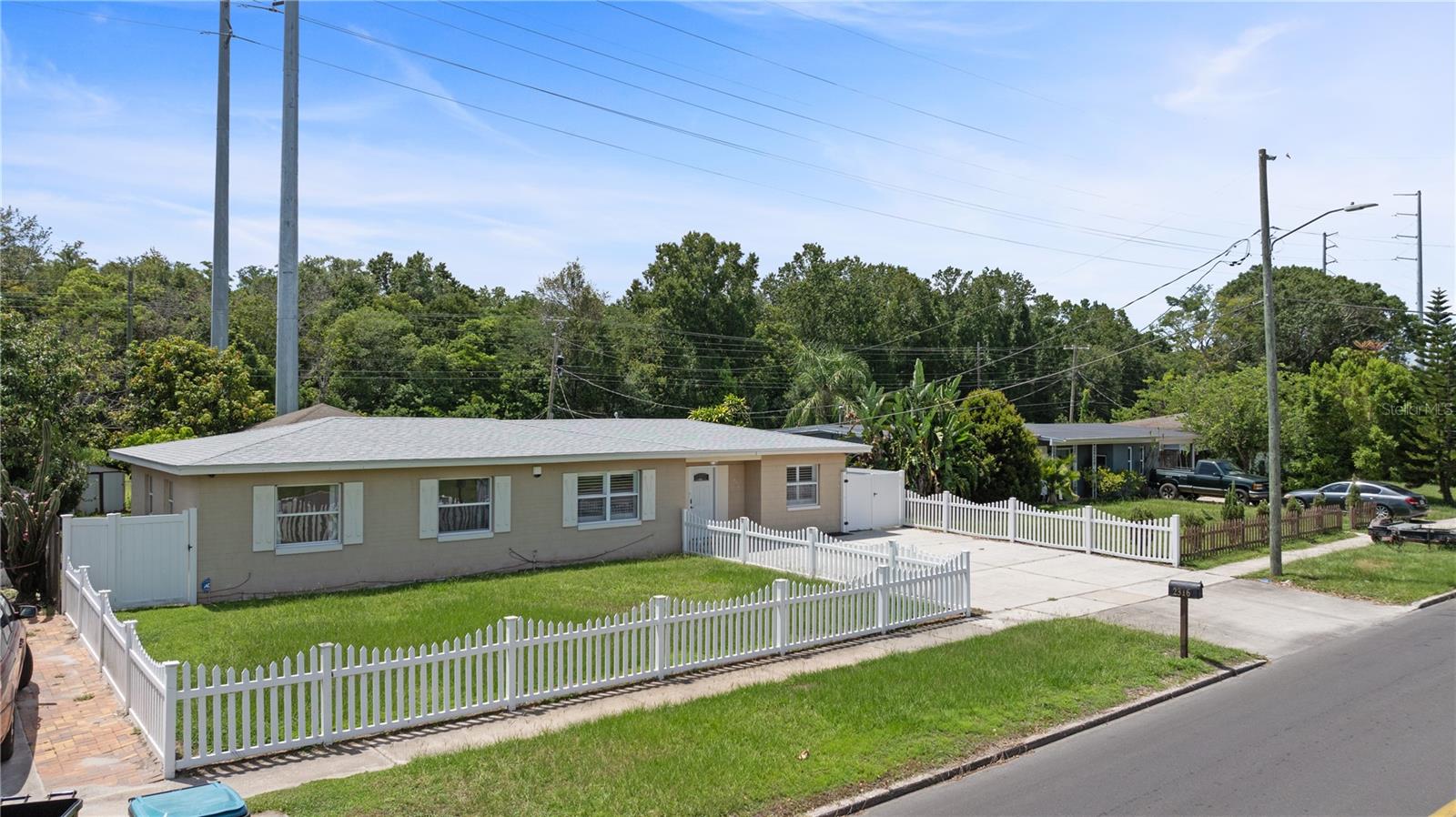 Image 2 of 24 For 2316 Colton Drive