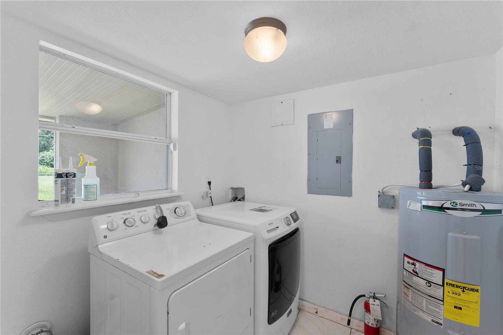 Image 4 of 24 For 2316 Colton Drive