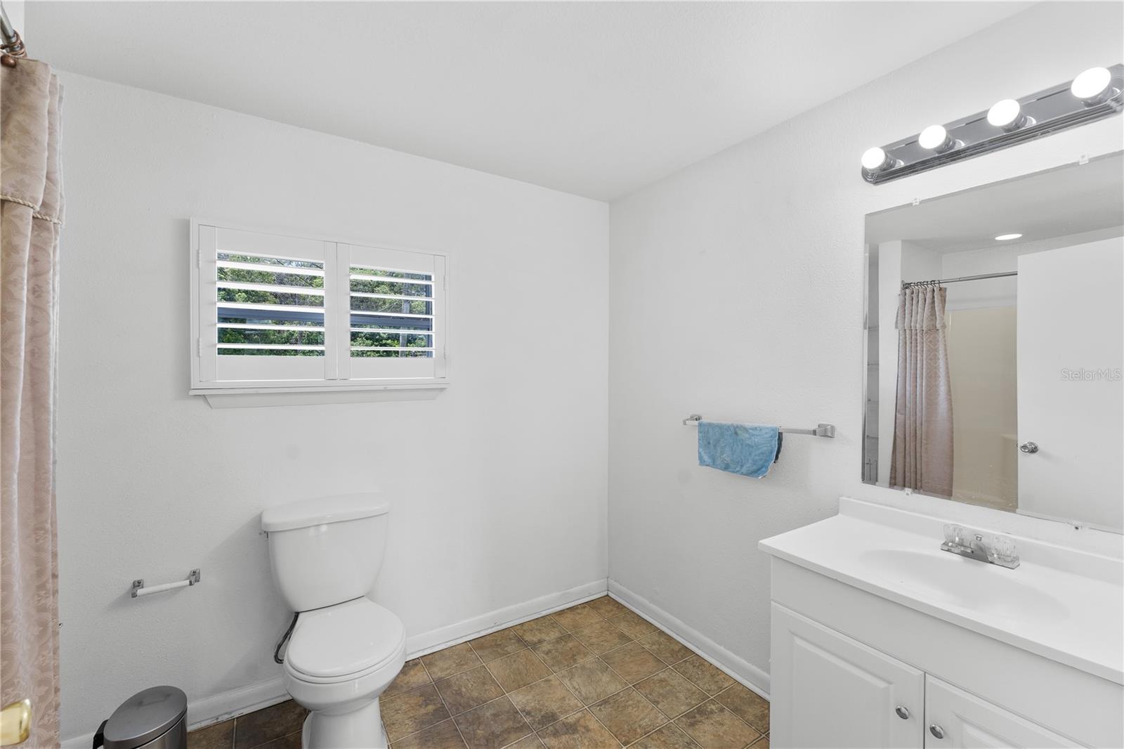 Image 6 of 24 For 2316 Colton Drive