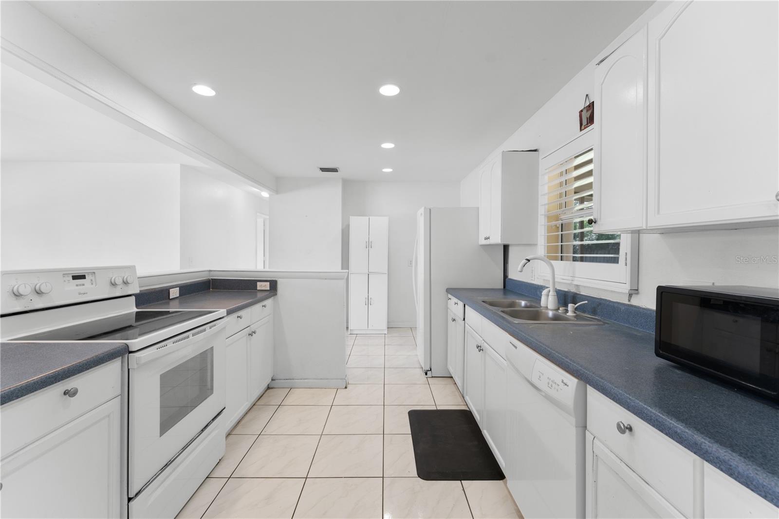 Image 7 of 24 For 2316 Colton Drive
