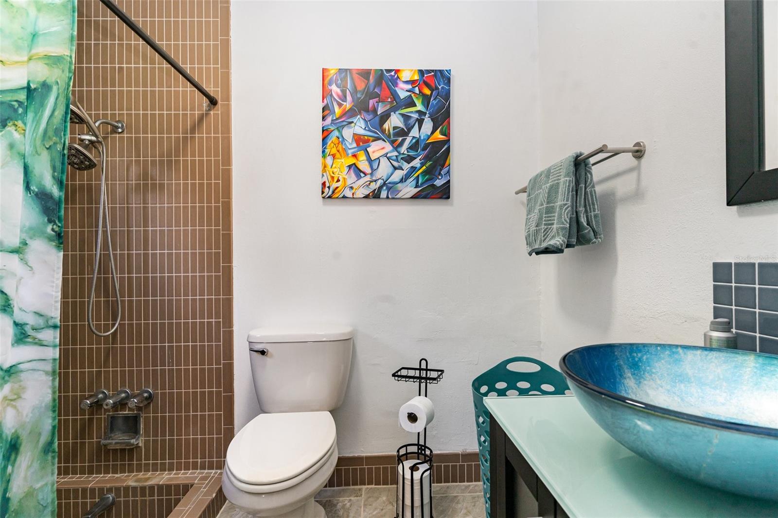 Image 20 of 56 For 310 35th Street