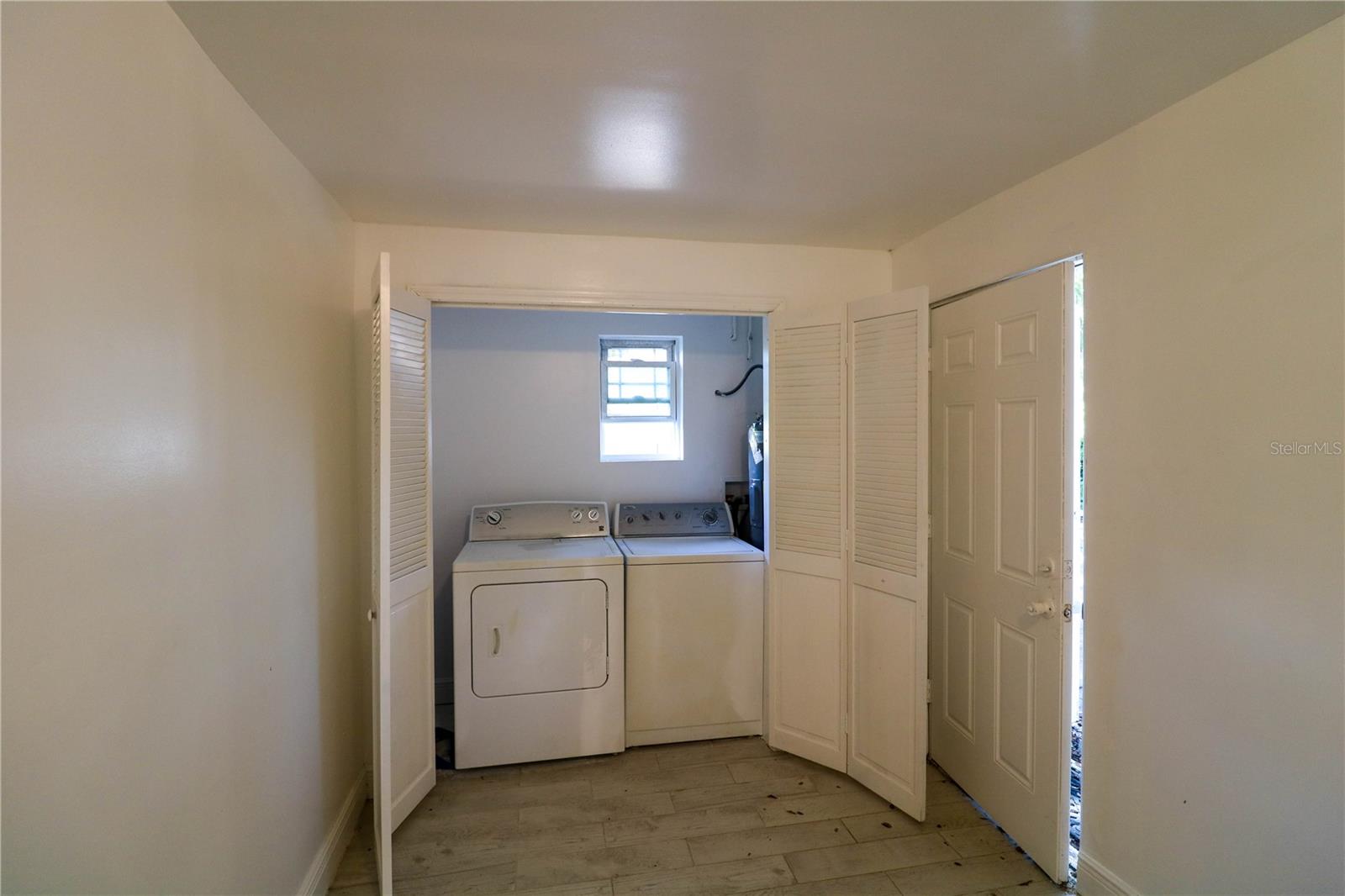 Image 7 of 17 For 1518 Indiana Street