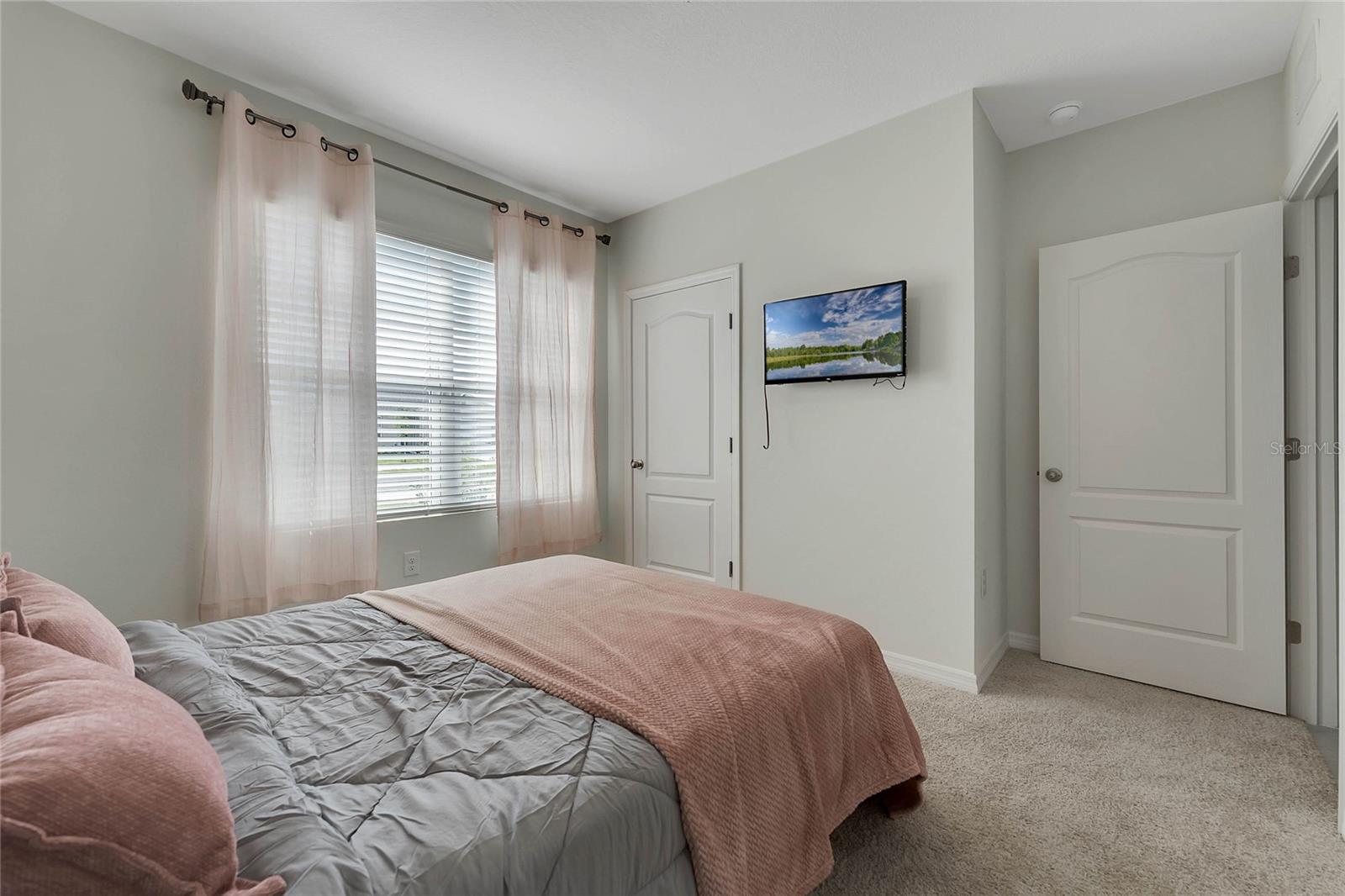 Image 7 of 53 For 511 Auburn Grove Terrace