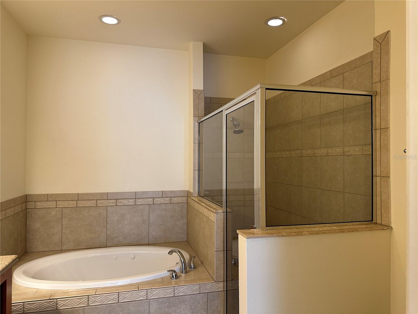 Image 14 of 18 For 2562 Bella Vista Drive