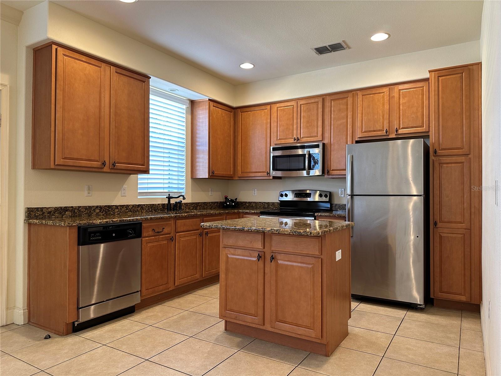 Image 3 of 18 For 2562 Bella Vista Drive