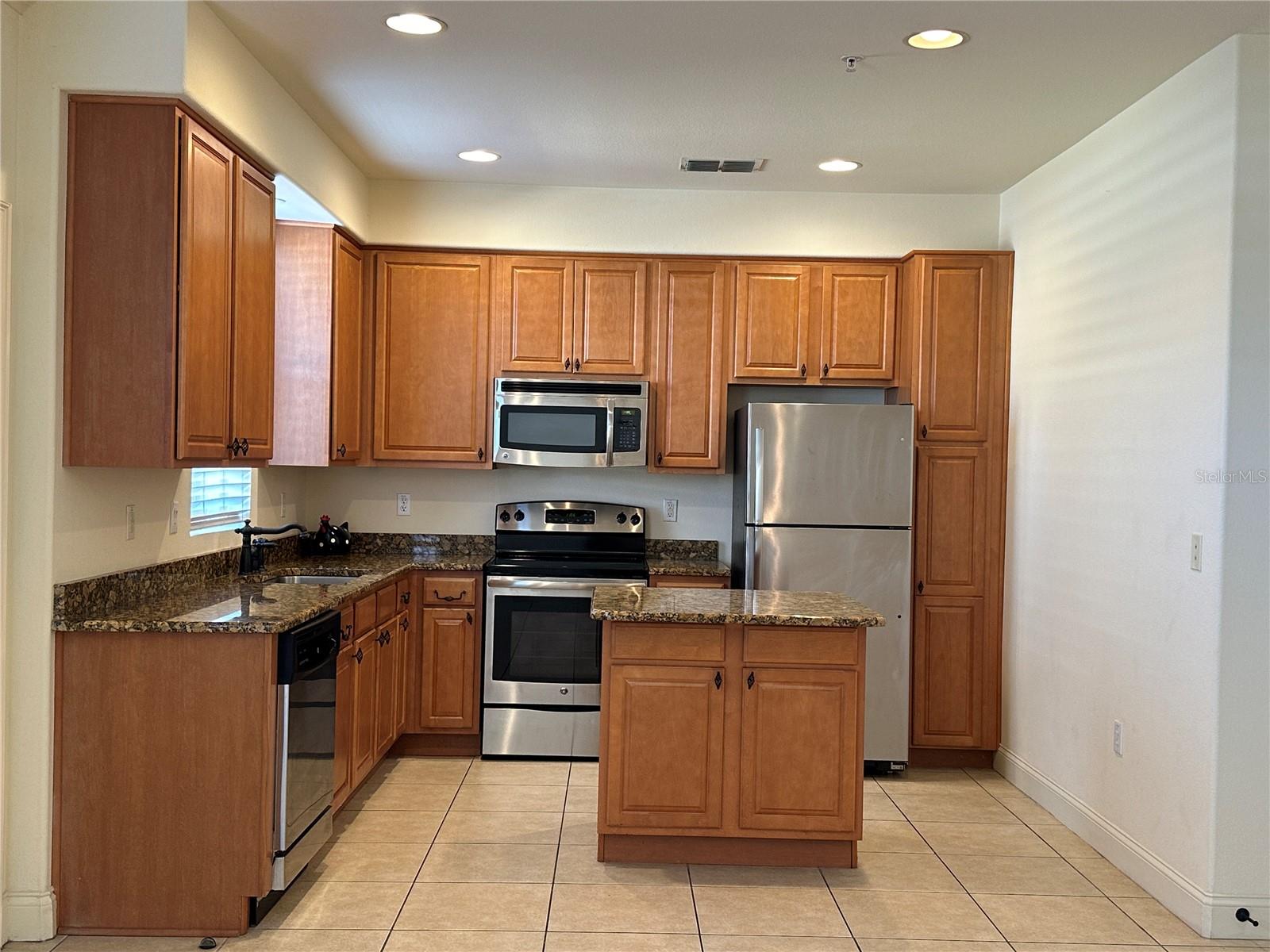 Image 4 of 18 For 2562 Bella Vista Drive
