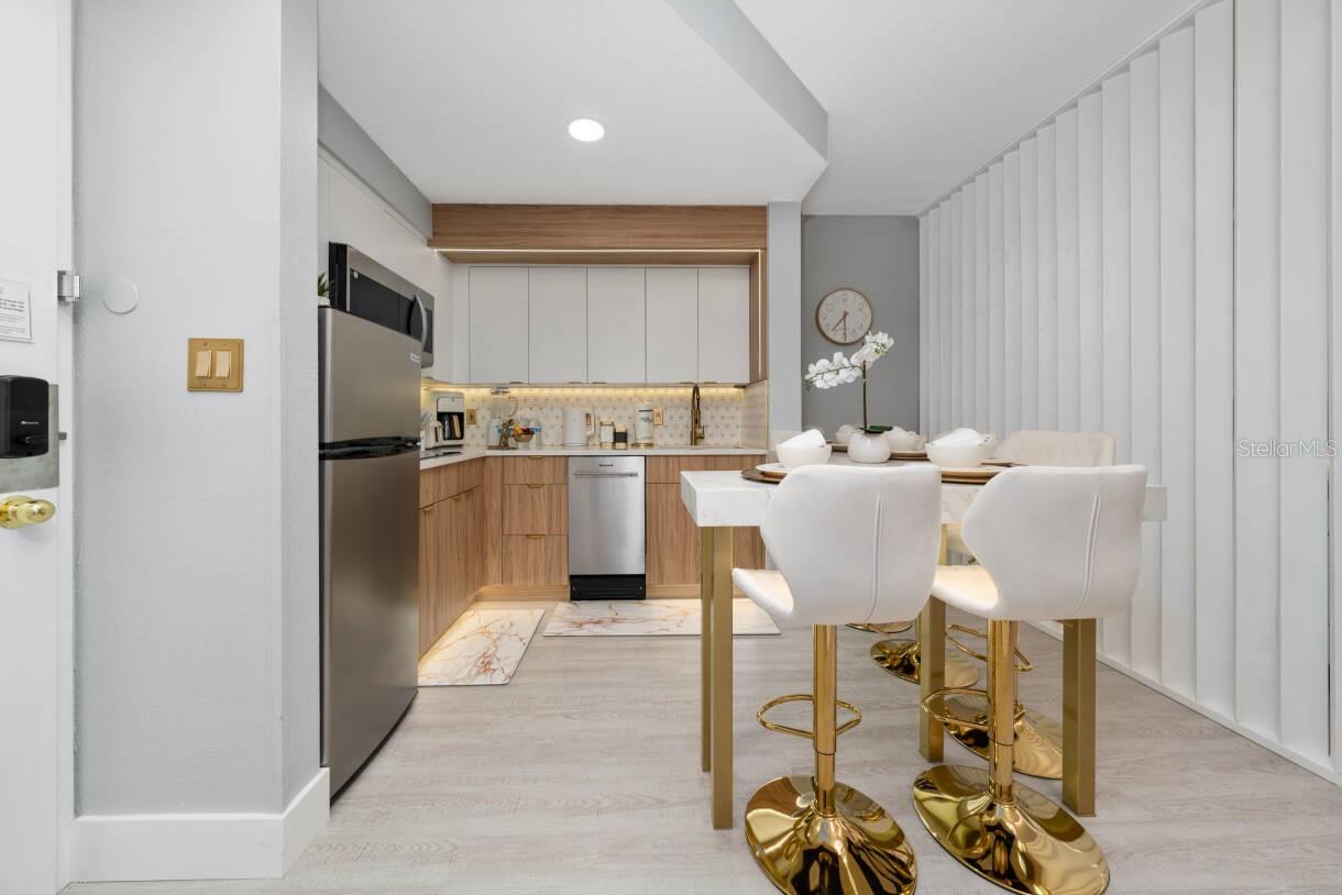 Image 3 of 39 For 7601 Canada Avenue 614