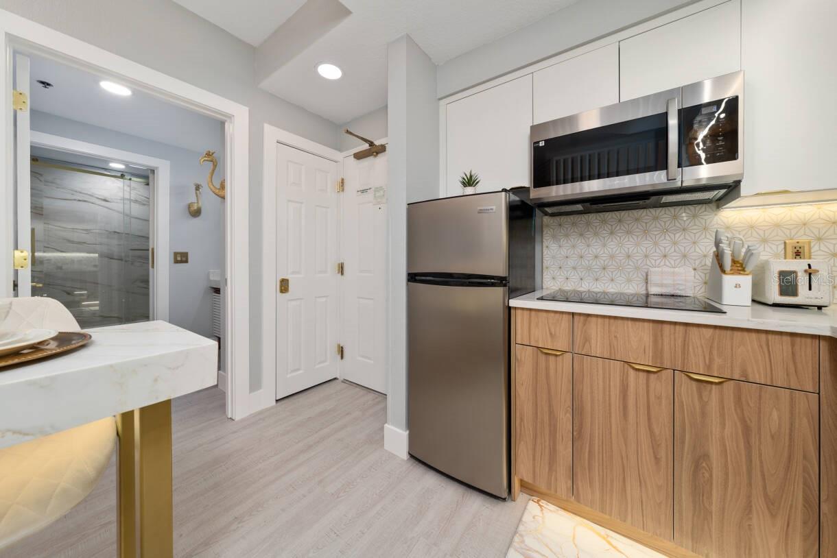 Image 8 of 39 For 7601 Canada Avenue 614