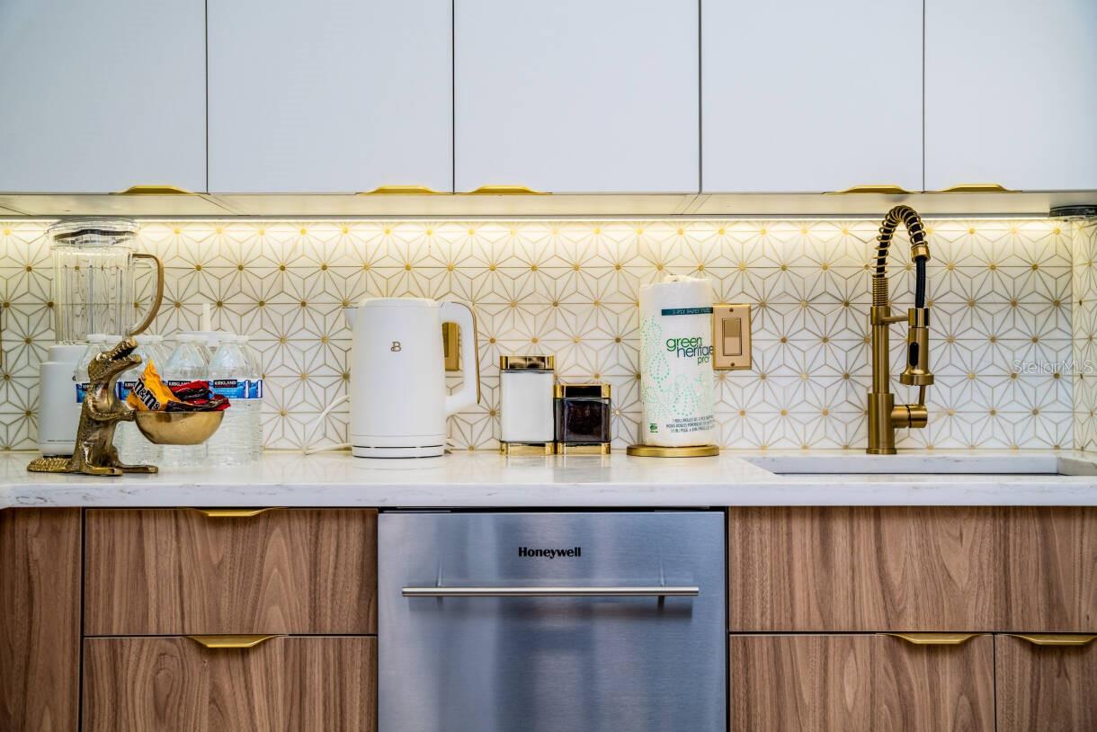 Image 9 of 39 For 7601 Canada Avenue 614