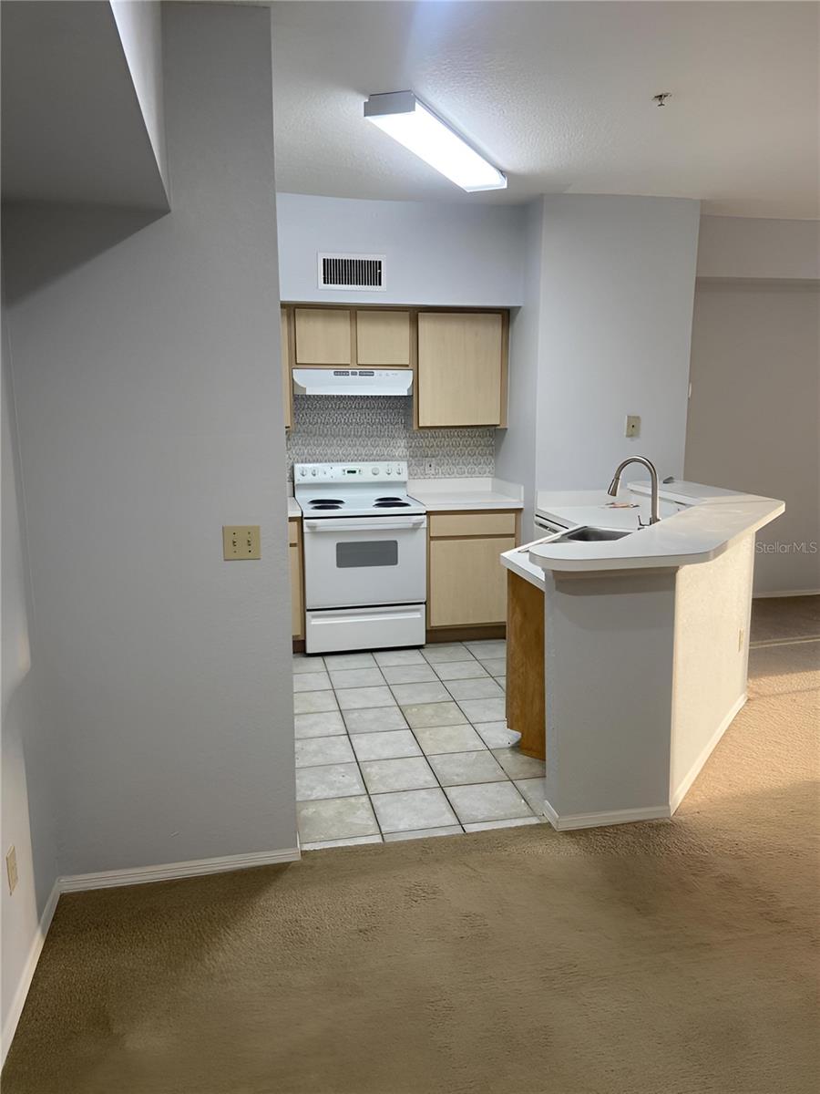 Image 21 of 34 For 826 Camargo Way 310