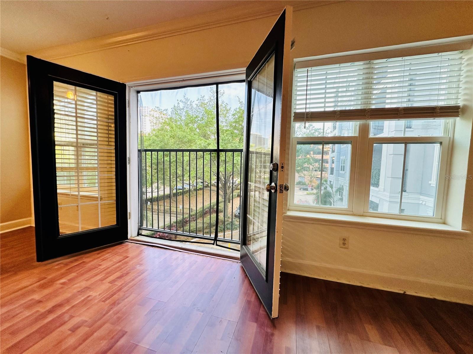 Image 13 of 19 For 206 South Street 3064