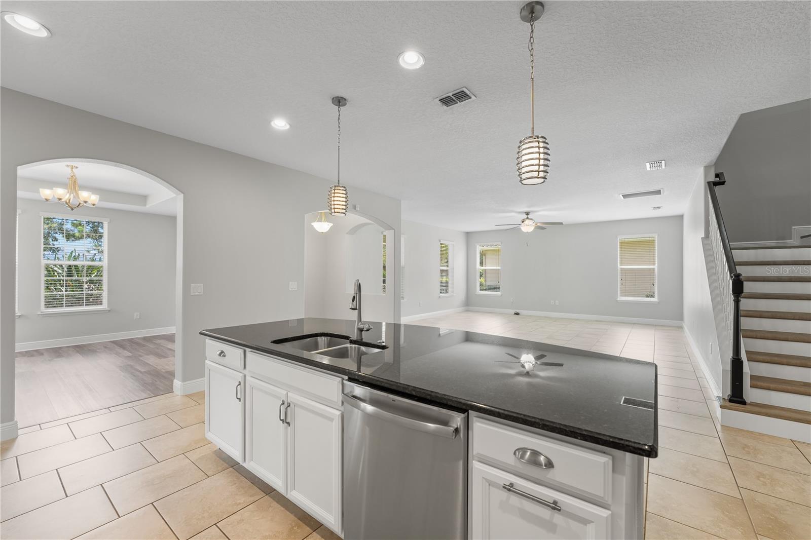 Image 14 of 64 For 7930 Summerlake Pointe Boulevard