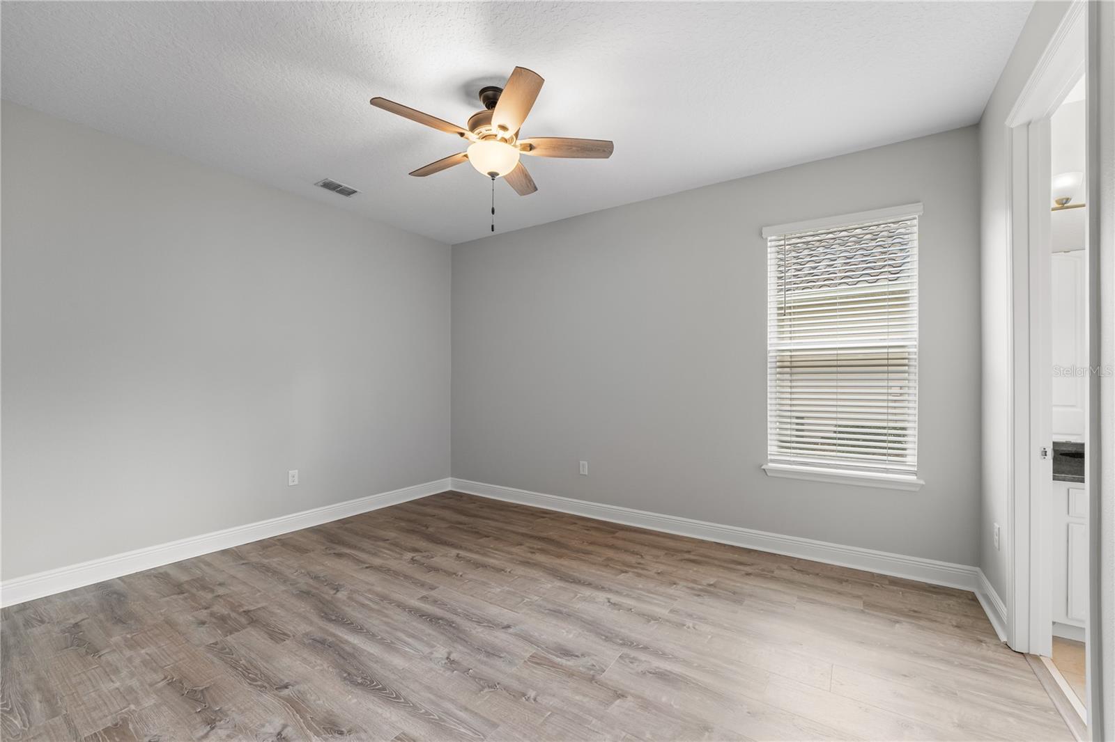 Image 40 of 64 For 7930 Summerlake Pointe Boulevard