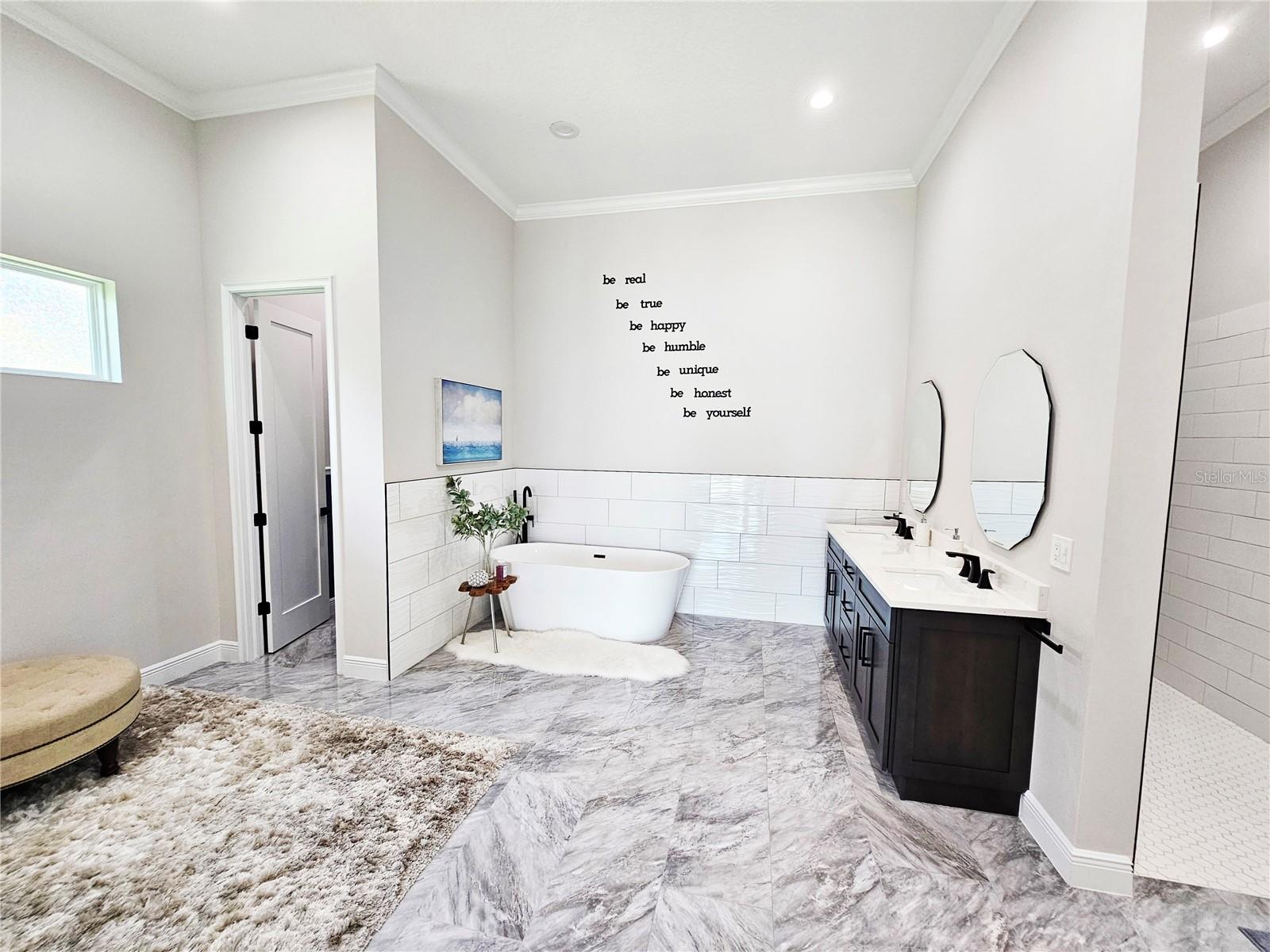 Image 19 of 49 For 2411 Nela Avenue