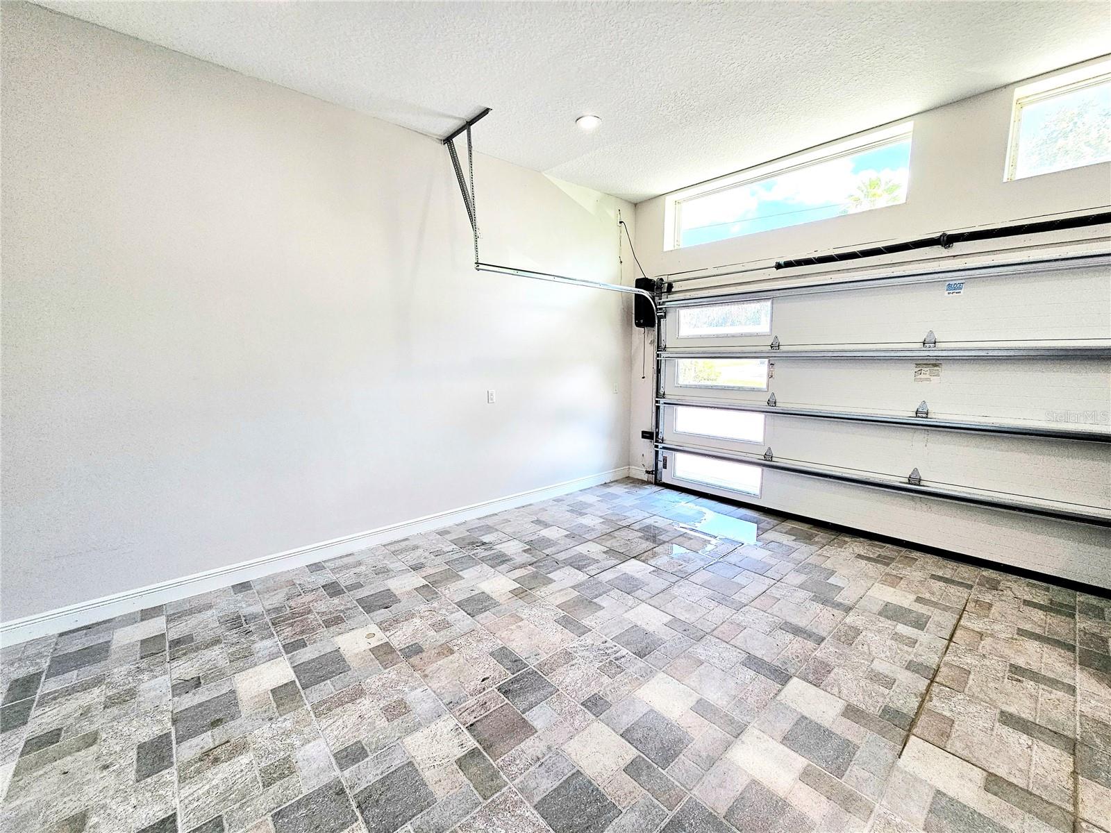 Image 37 of 49 For 2411 Nela Avenue