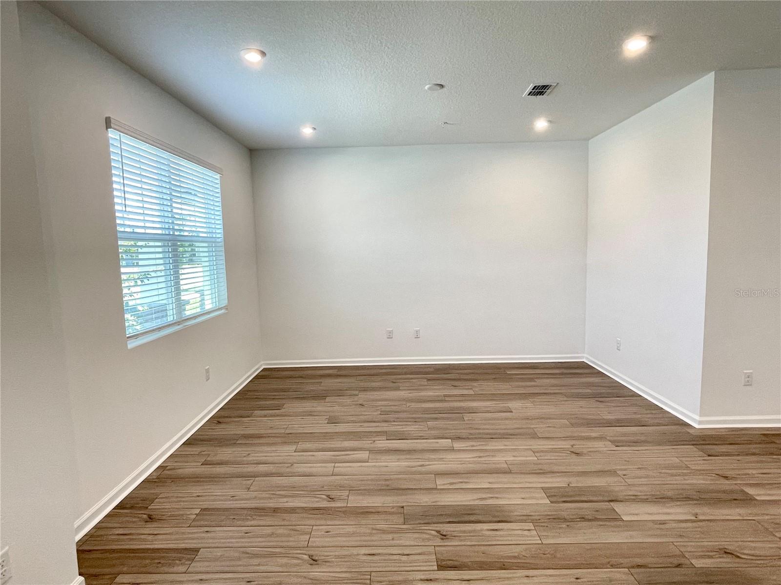 Image 4 of 31 For 11533 Straits Way