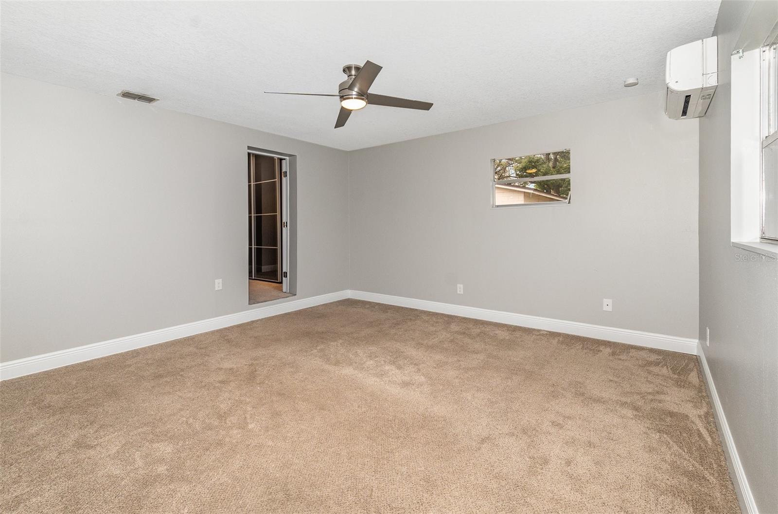 Image 11 of 28 For 698 Douglas Avenue