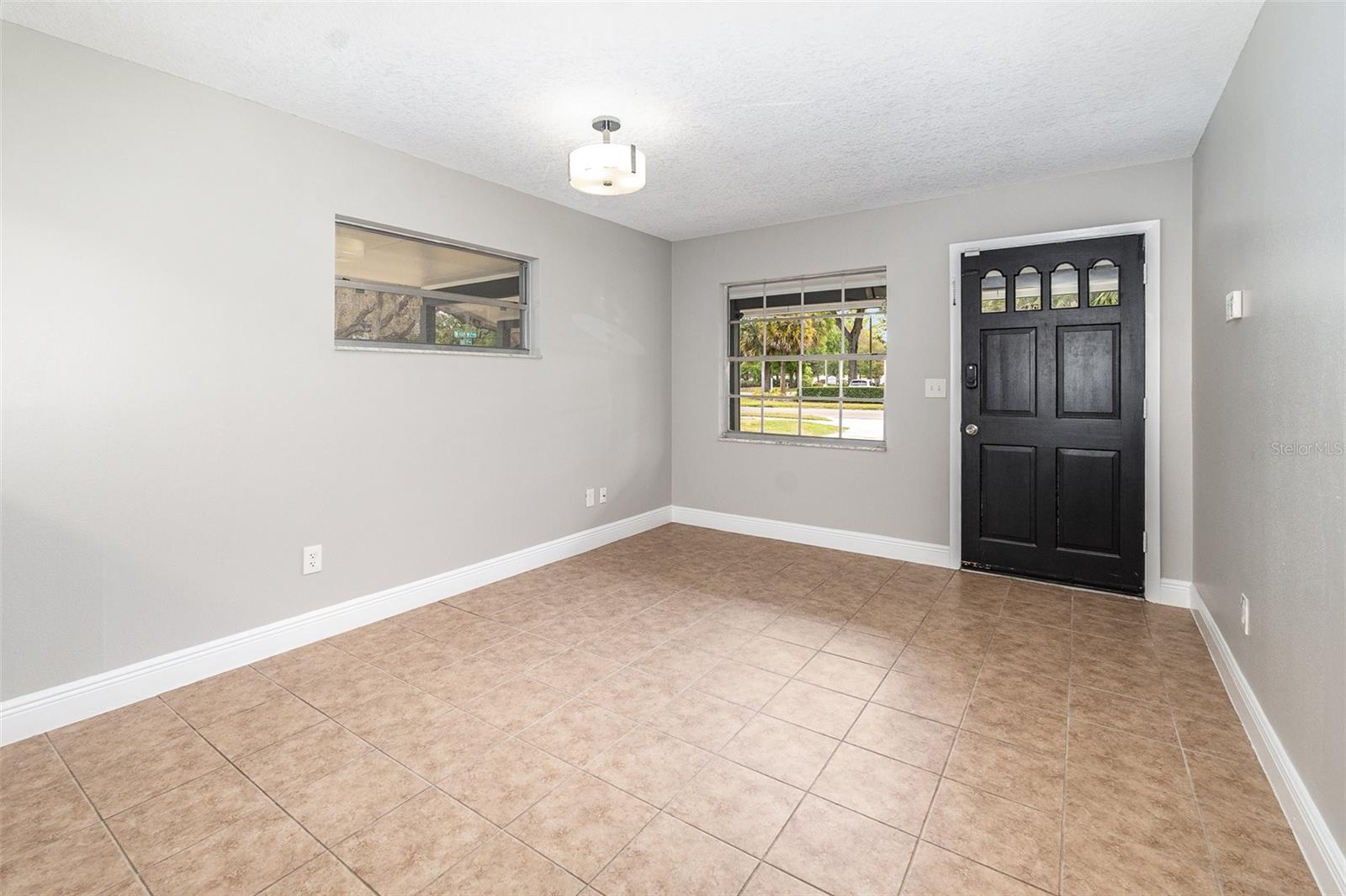 Image 4 of 28 For 698 Douglas Avenue