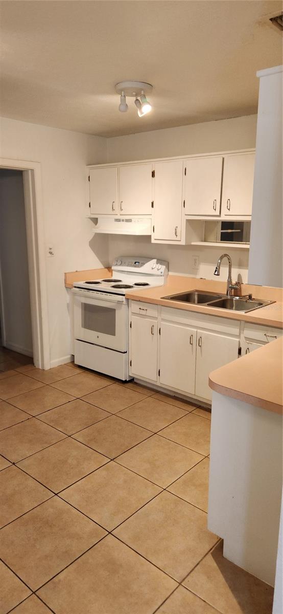 Image 11 of 12 For 714 Meadow Street