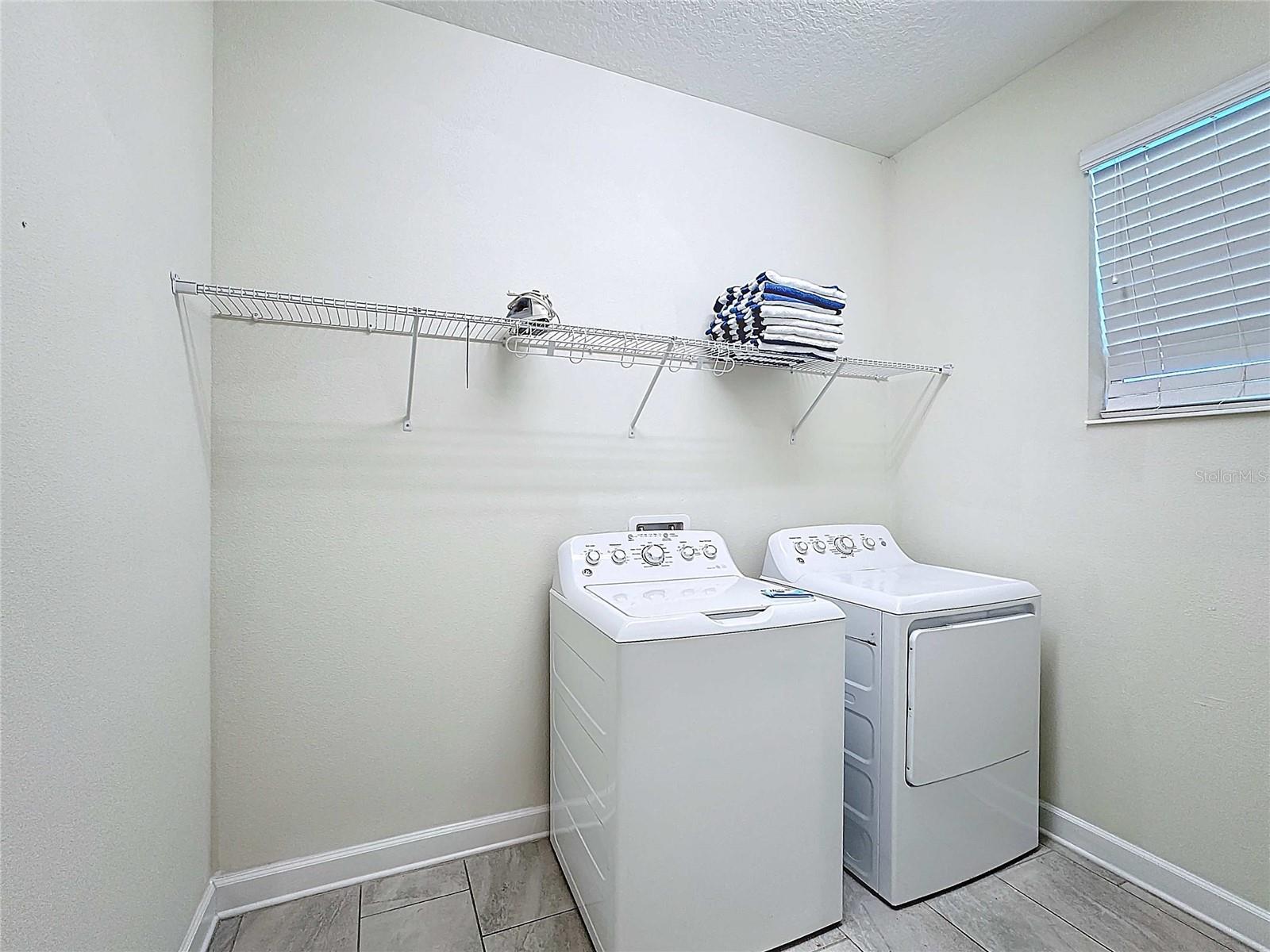 Image 15 of 100 For 1589 Flange Drive