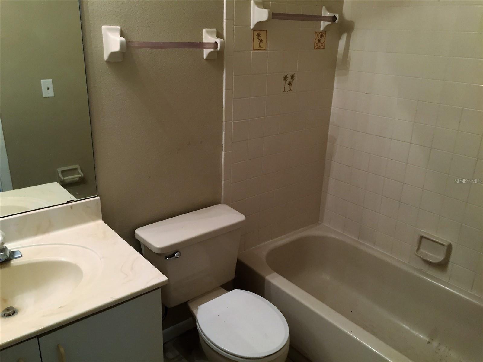 Image 11 of 13 For 2536 Woodgate Boulevard 204