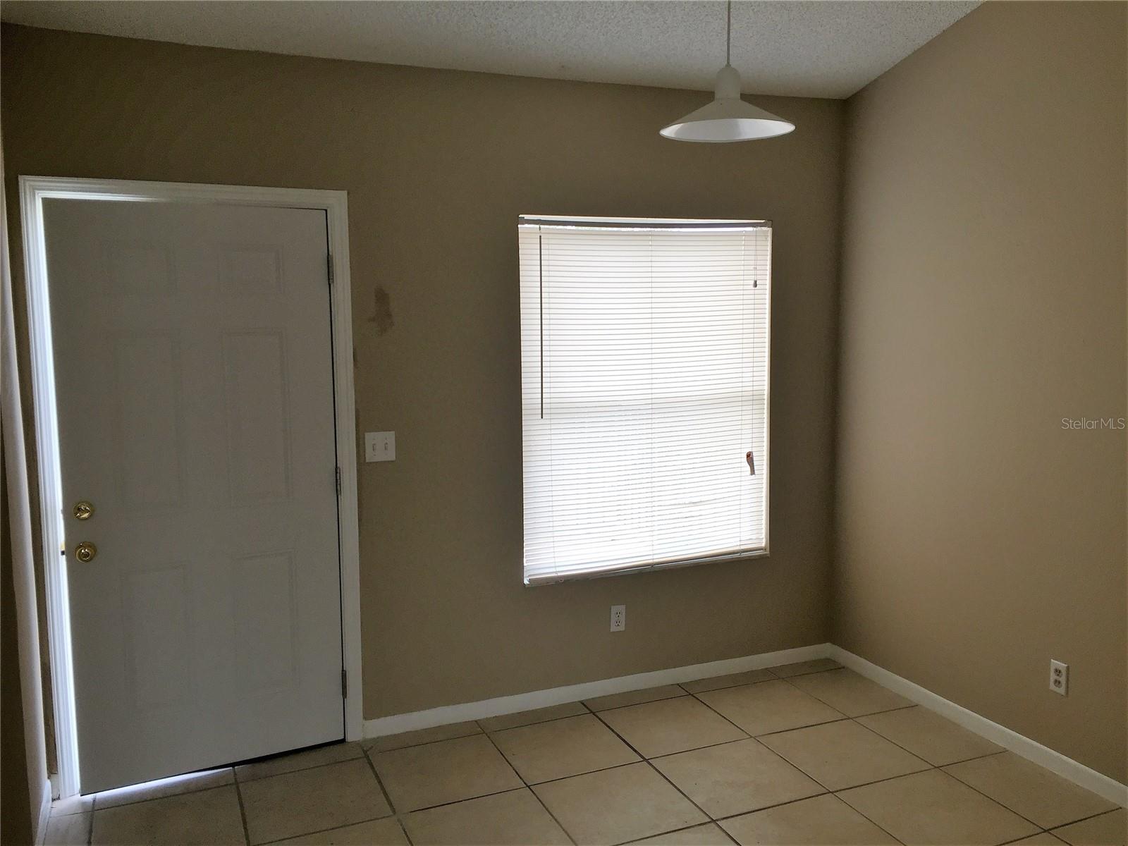 Image 3 of 13 For 2536 Woodgate Boulevard 204