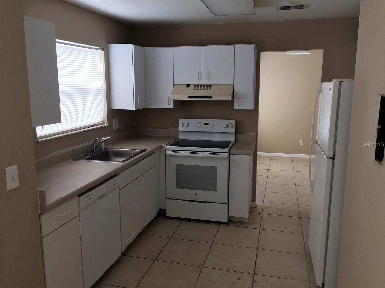 Image 7 of 13 For 2536 Woodgate Boulevard 204