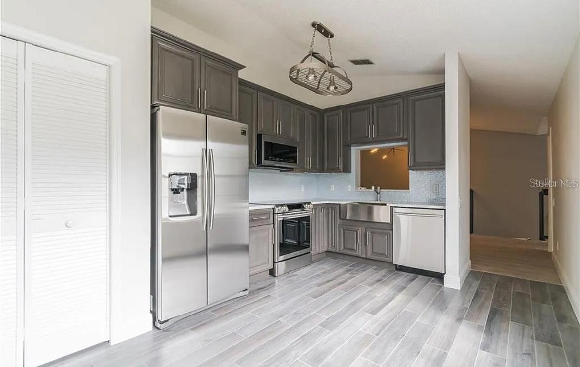 Image 2 of 7 For 5999 Lake Pointe Drive 602