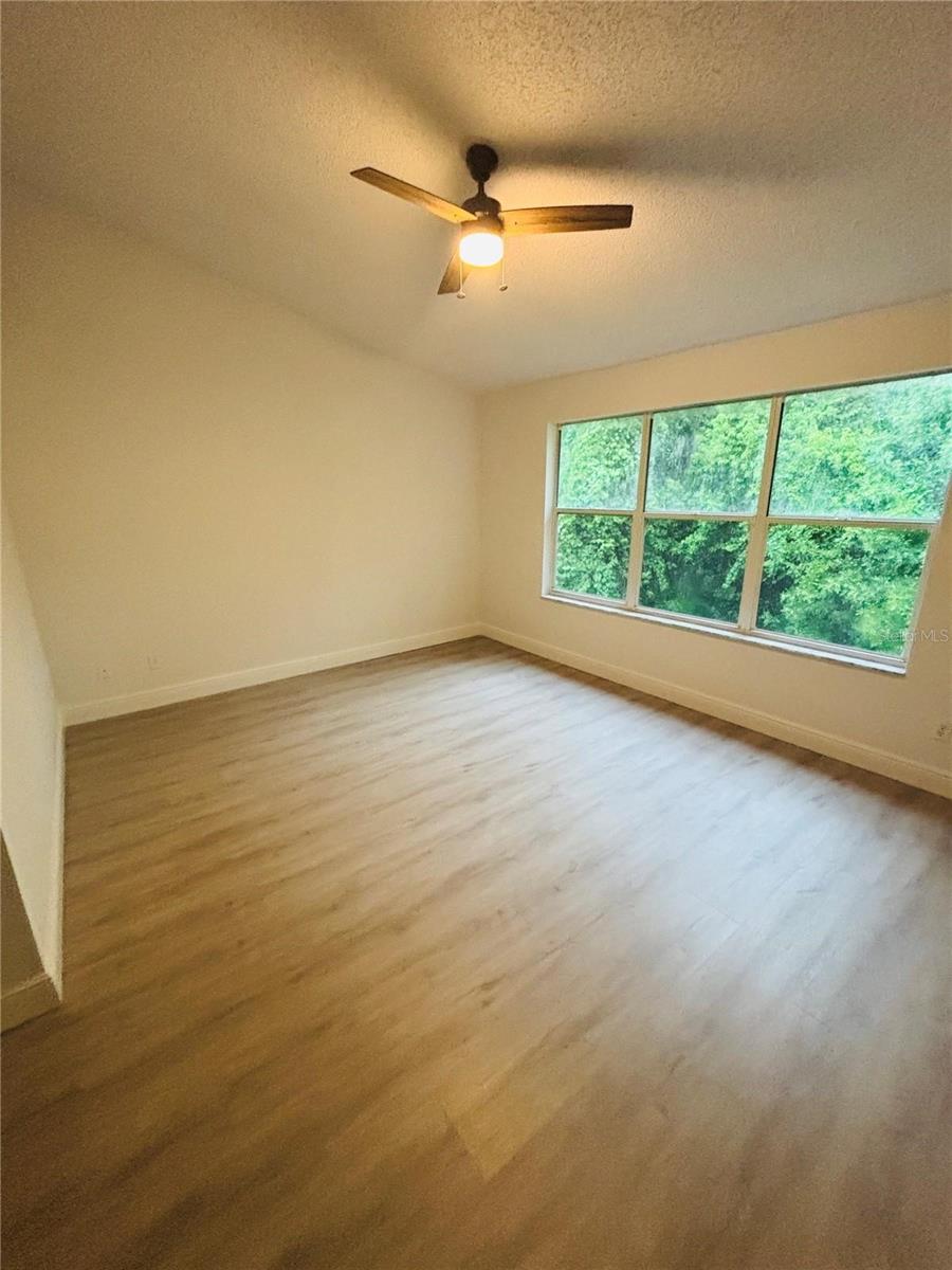Image 3 of 7 For 5999 Lake Pointe Drive 602