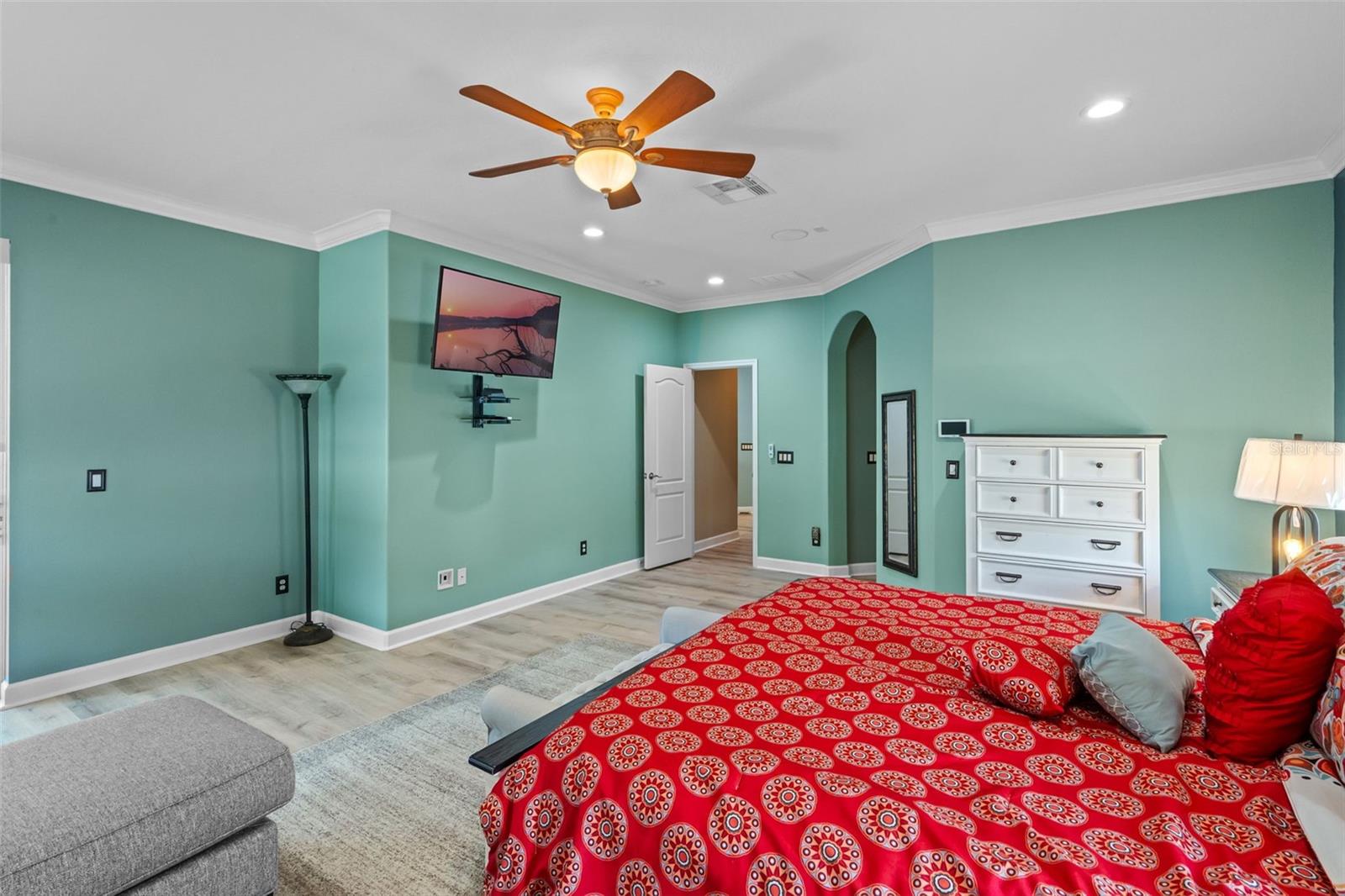 Image 18 of 51 For 907 Timber Isle Drive