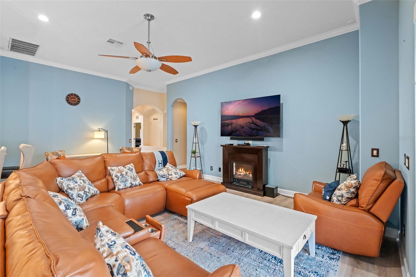 Image 7 of 51 For 907 Timber Isle Drive