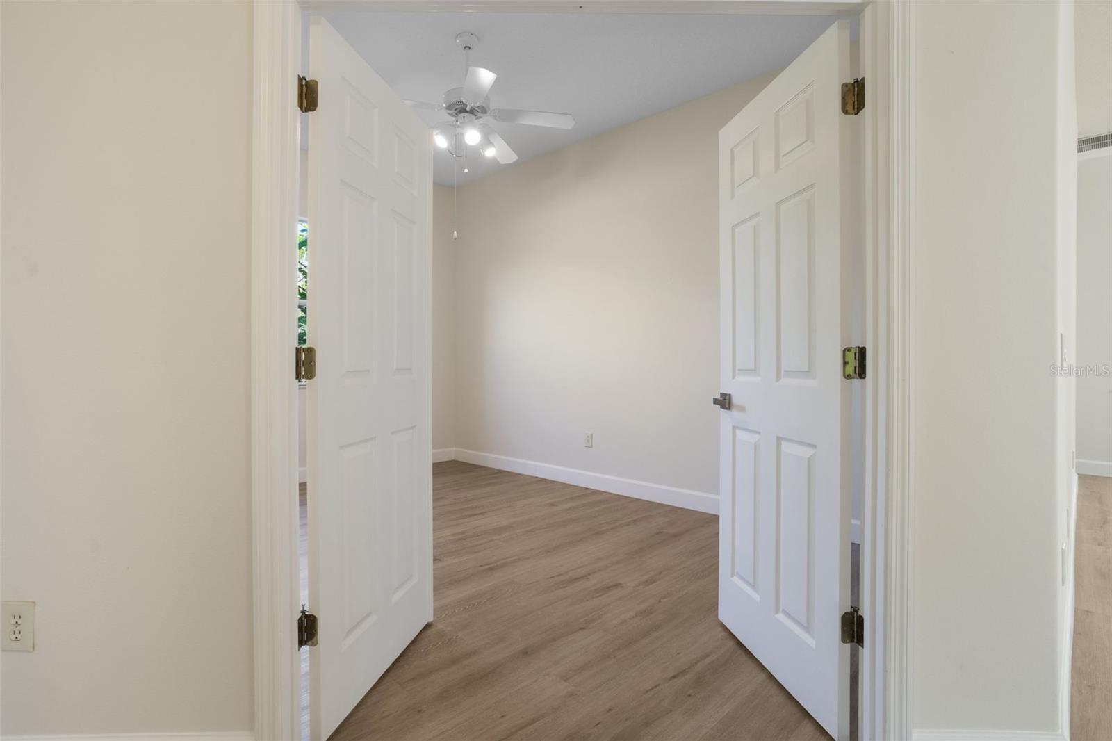 Image 13 of 50 For 103 Crescent Moon Drive