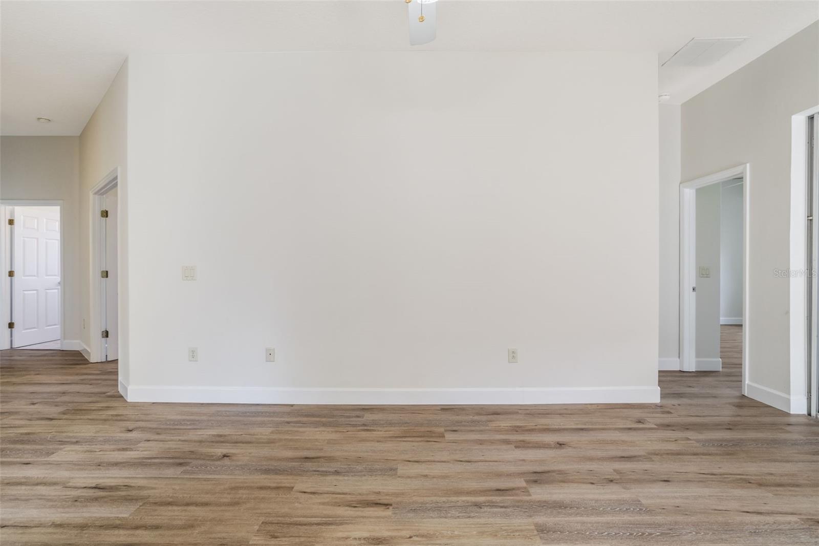 Image 21 of 50 For 103 Crescent Moon Drive