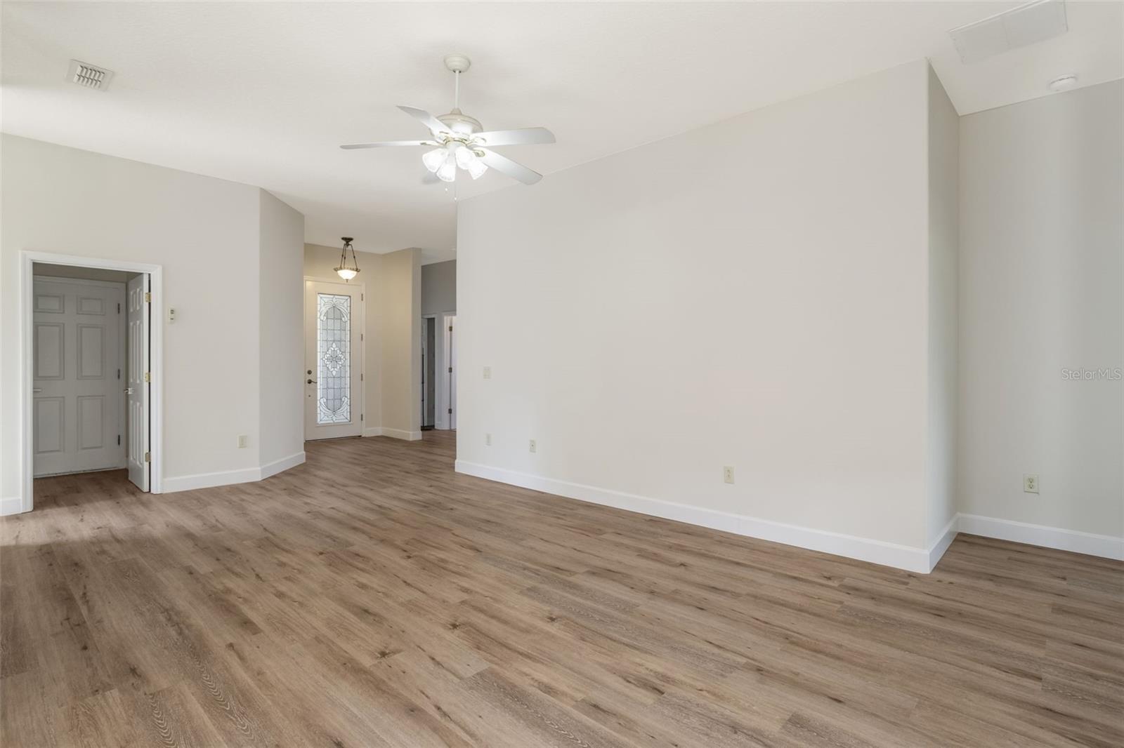 Image 22 of 50 For 103 Crescent Moon Drive