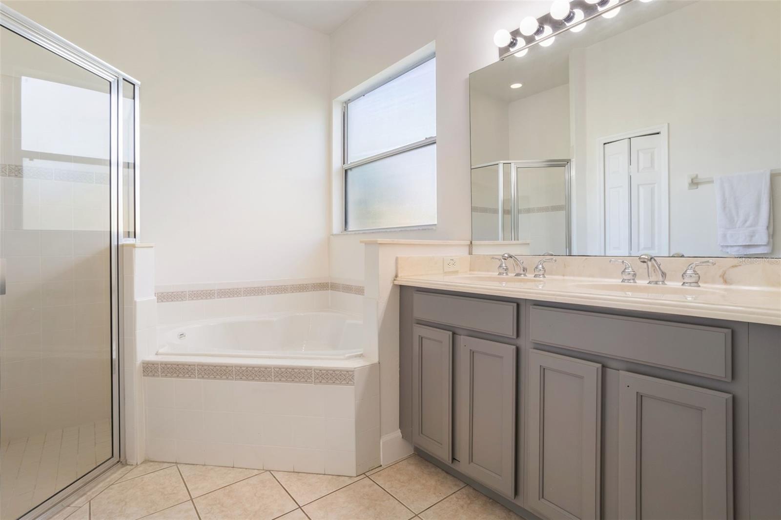 Image 24 of 50 For 103 Crescent Moon Drive